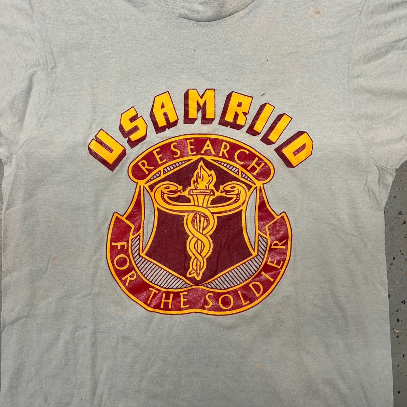 Other 1980s USAMRIID Research For The Soldier cotton t-shirt Size US M / EU 48-50 / 2 - 2 Thumbnail