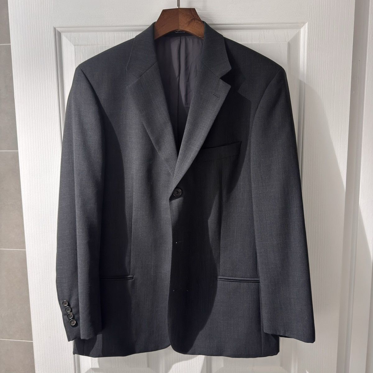 Hugo Boss Hugo Boss grey wool blazer, crafted from 100% virgin wool Size 40L - 1 Thumbnail