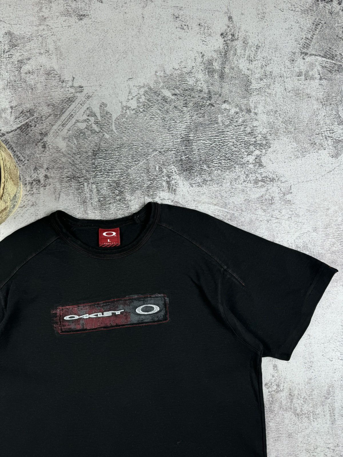 Oakley 90S Oakley RARE Gorpcore Black Print Center Logo T-Shirt Size US L / EU 52-54 / 3 - 4 Thumbnail