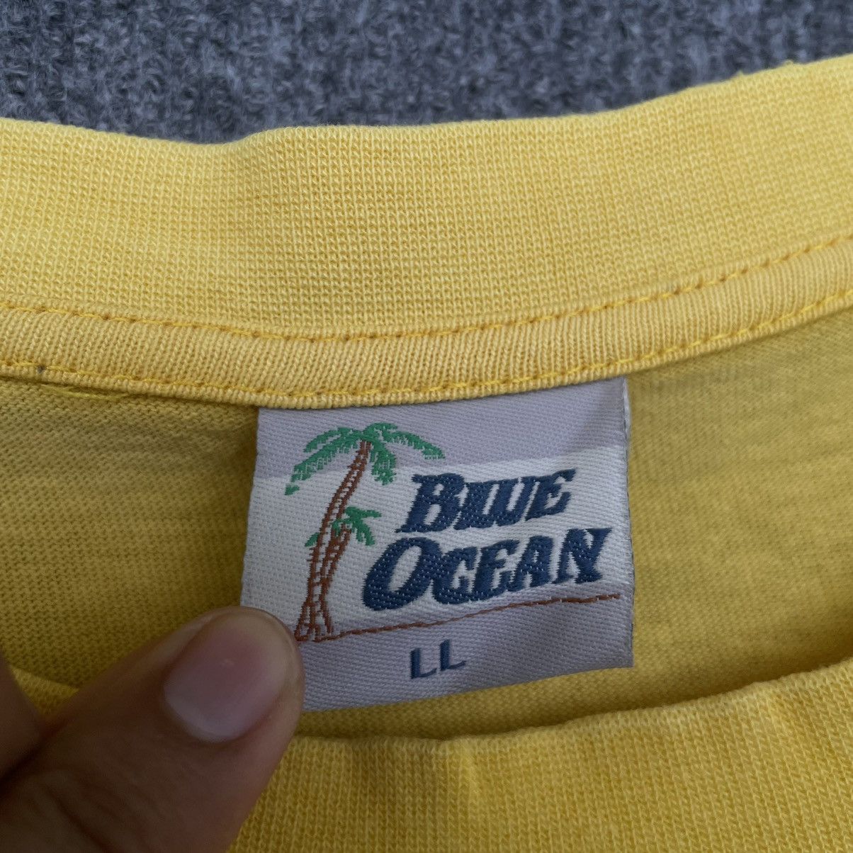 Vintage Vintage 2000s Blue Ocean Hawaii Surf T Shirt Size US XL / EU 56 / 4 - 3 Thumbnail