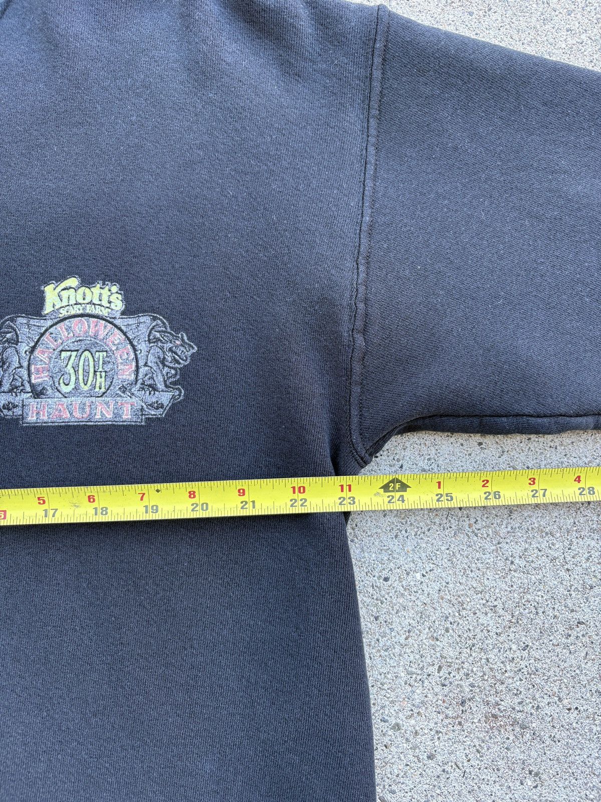 Expert Horror × Vintage Vintage 2002 Knotts Scary Farm Halloween Haunt Sweater Sz. L Size US L / EU 52-54 / 3 - 9 Thumbnail