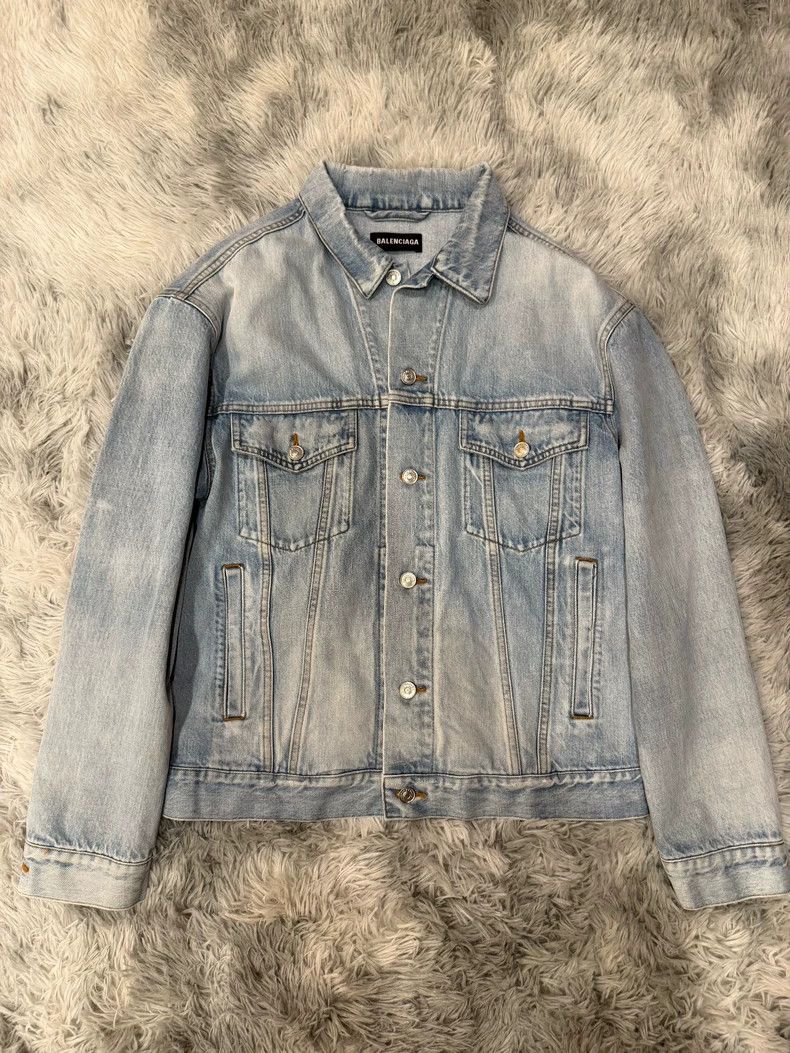 Balenciaga Balenciaga Light blue back flocked Logo denim jacket 2505-N Size US S / EU 44-46 / 1 - 1 Thumbnail