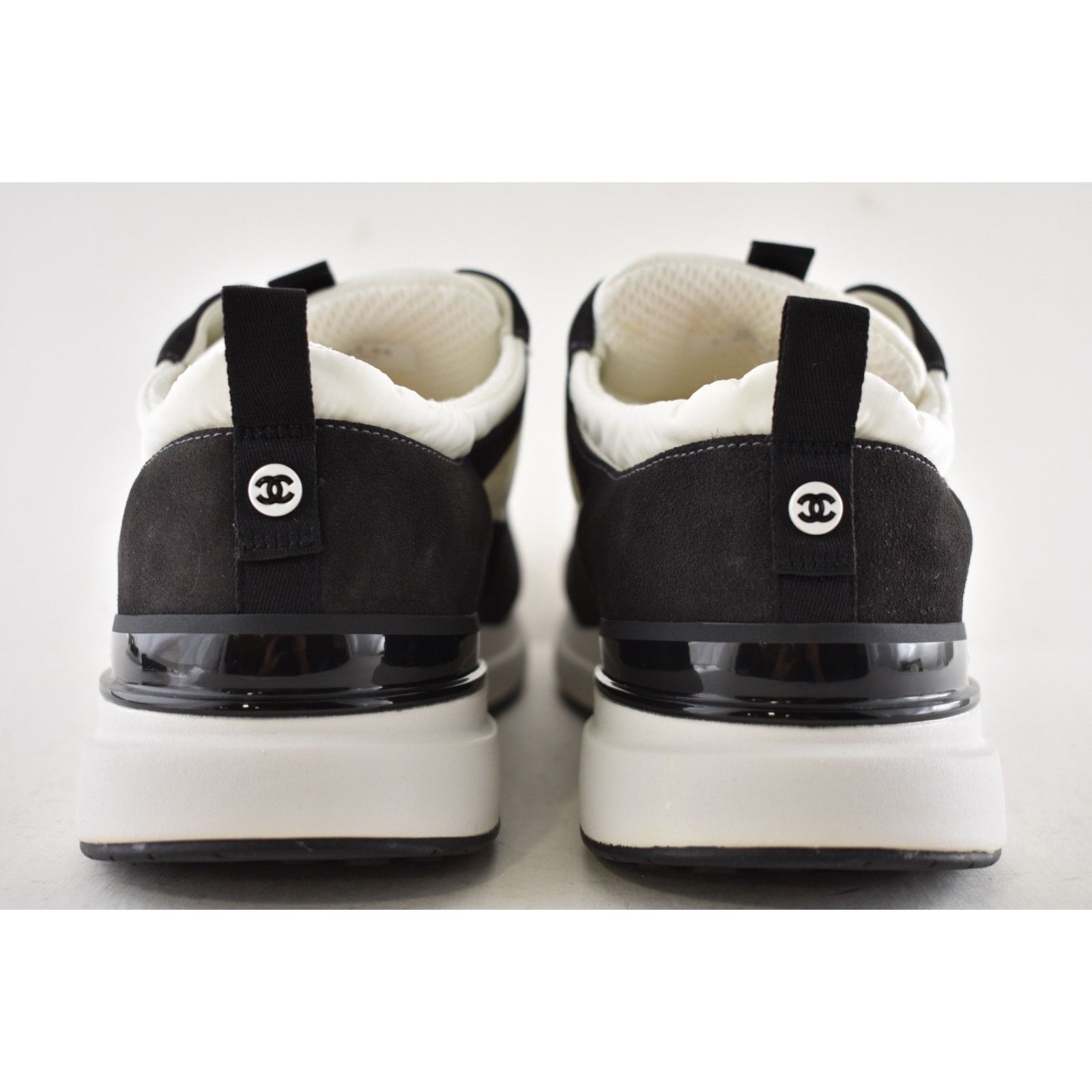 Chanel 21P Mens Grey Black White CC Logo Low Top Lace Up