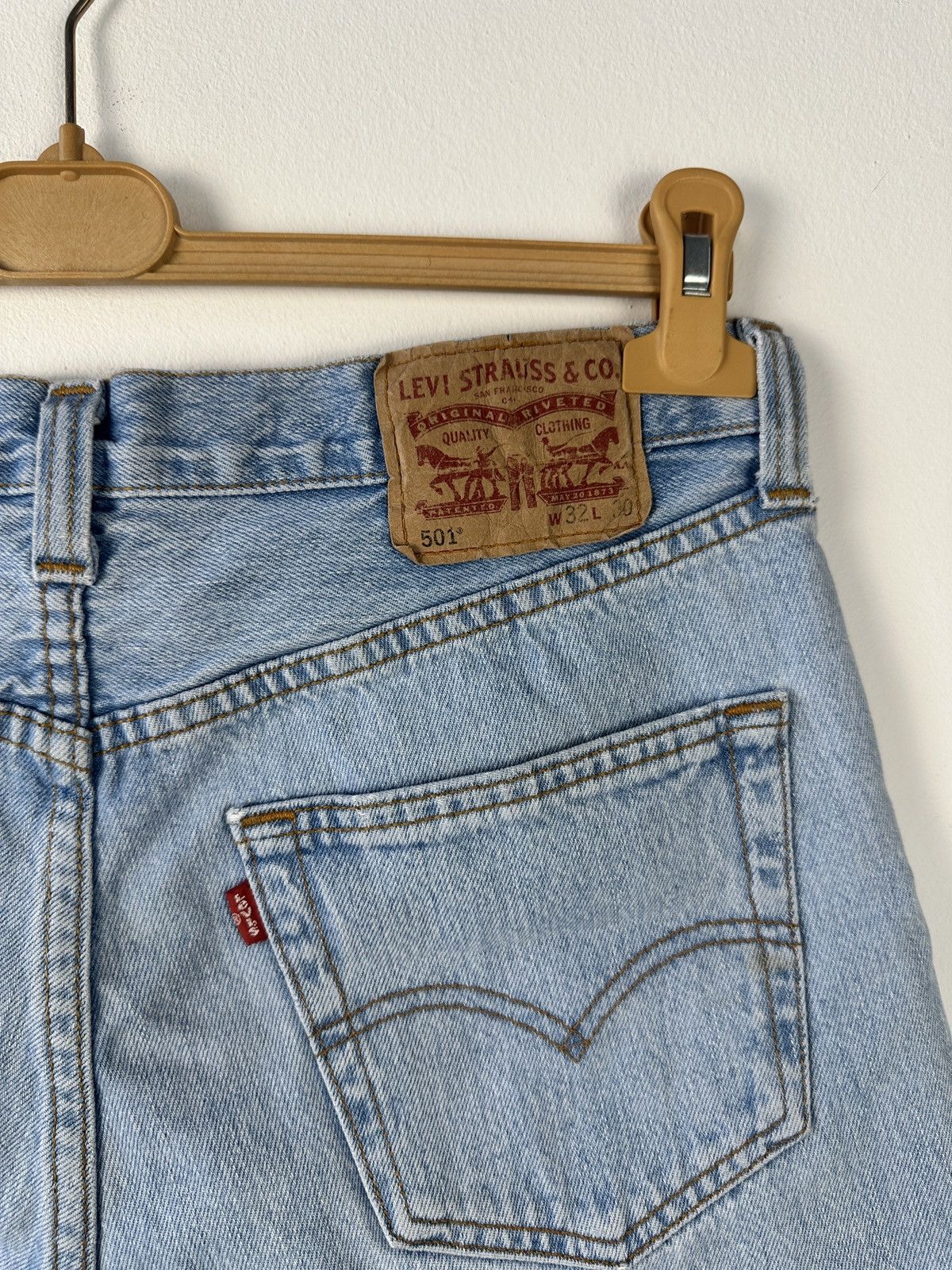 Levi's Levi's 501 Light Wash Denim Cutoff High Rise Shorts W32 Size US 32 / EU 48 - 5 Thumbnail