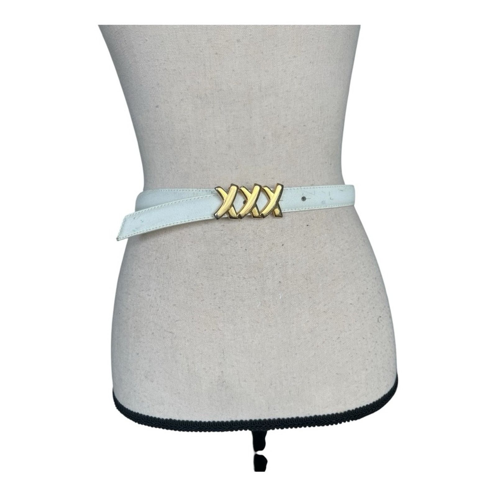 Paloma Picasso Paloma Picasso White and Gold Leather Belt Size S/M Size ONE SIZE - 1 Thumbnail