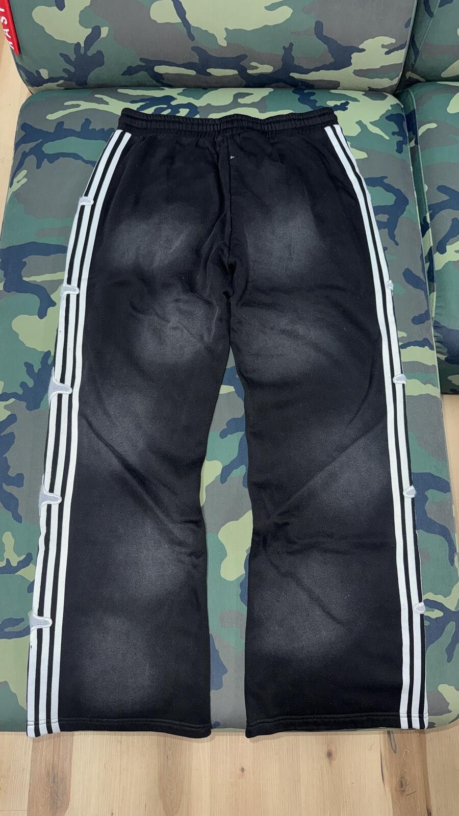 RETROVERT RetroVert Black Studded Destruction Pants Size US 36 / EU 52 - 4 Thumbnail