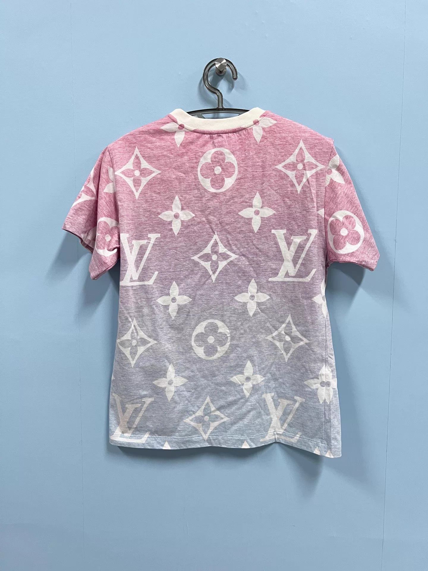 Louis Vuitton LV 99 new allover print gradient short sleeve Tee S Size S / US 4 / IT 40 - 2 Thumbnail