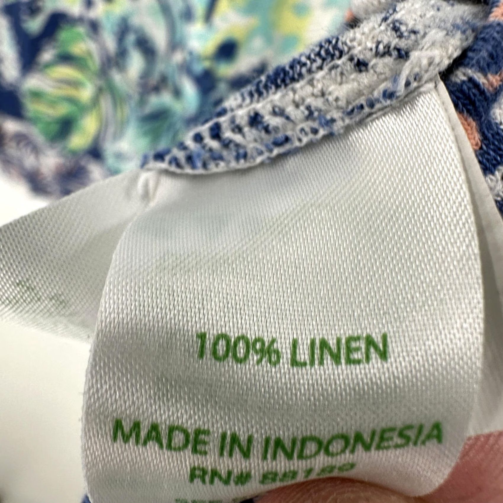Lilly Pulitzer Lilly Pulitzer Shirt Womens S/M Linen Top Blue Green Leaf Paisley V-Neck Short Sleeve Multicolor Beach Tropical 23659 Mens? Size S / US 4 / IT 40 - 5 Thumbnail