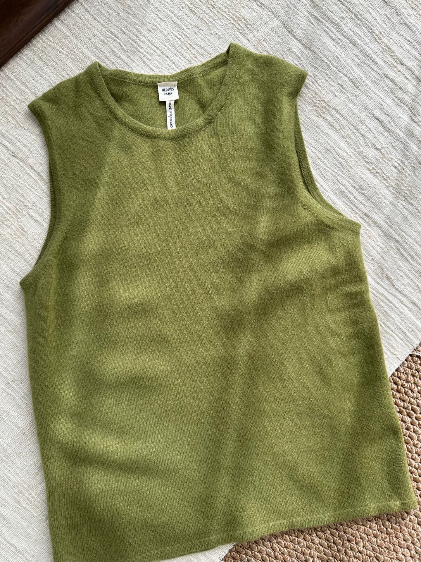 Hermes HERMES JPG cashmere knit sleeveless lime green women's top Size XS / US 0-2 / IT 36-38 - 2 Thumbnail