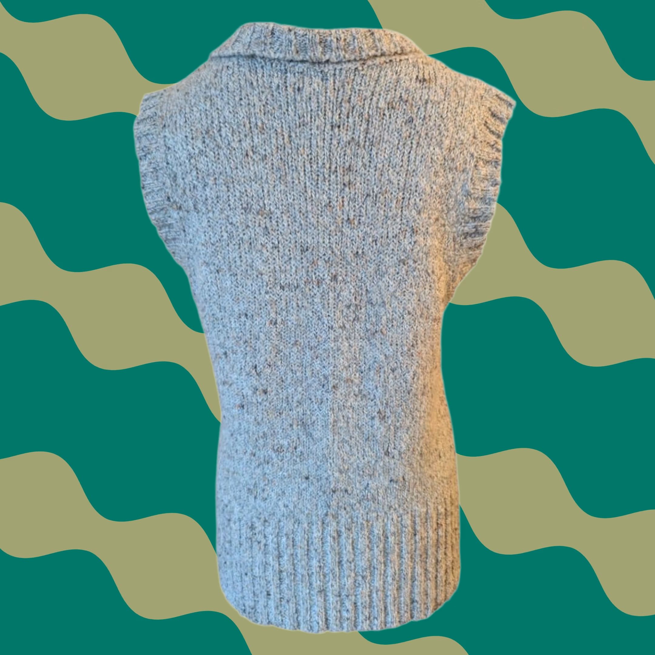 Charter Club VINTAGE Charter Club Wool Blend Sweater Vest Women's Large Beige Sleeveless Button Closure EUC Size L / US 10 / IT 46 - 1 Thumbnail