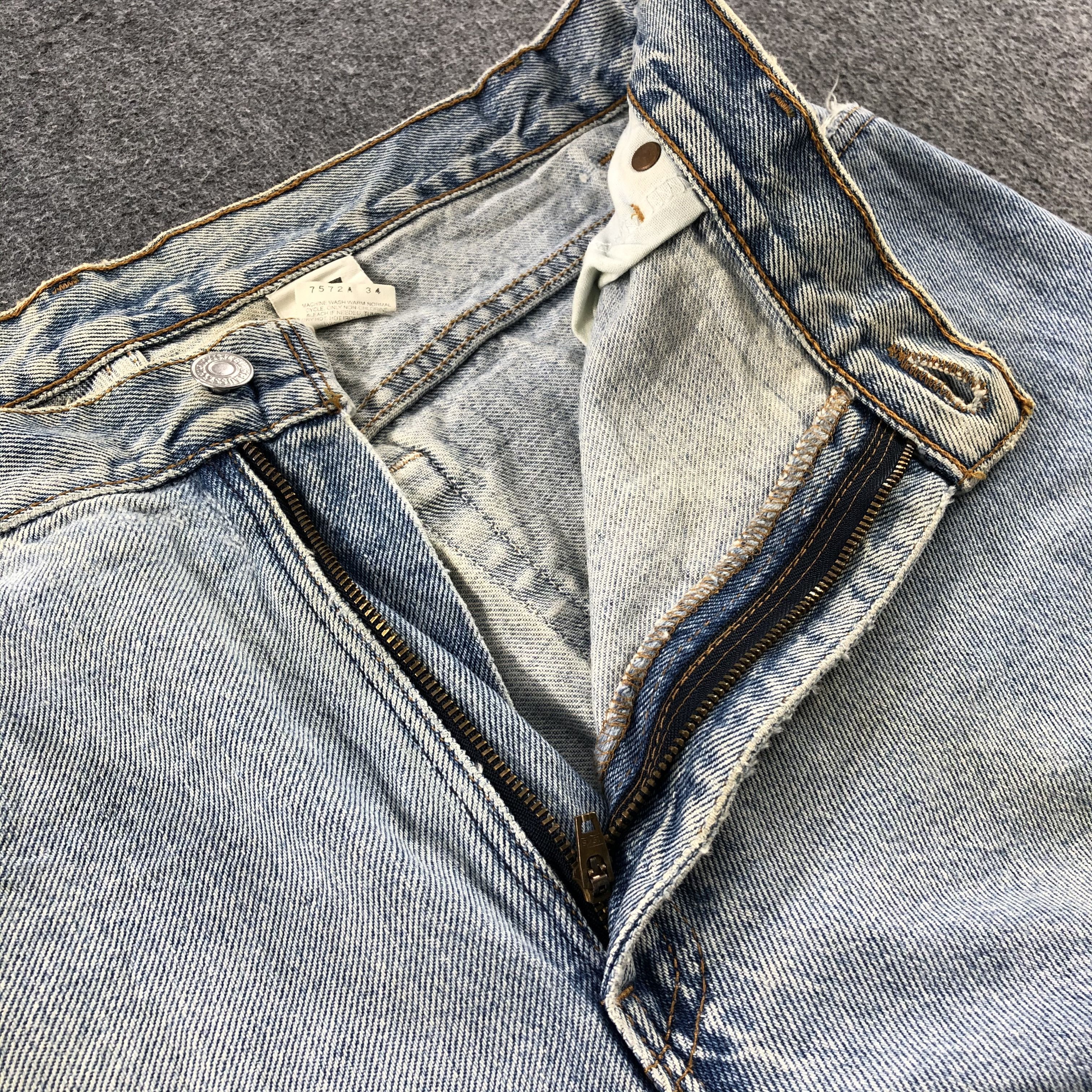 Levi's Vintage Levis 550 Light Wash Jeans-J1285 Size US 35 - 7 Thumbnail