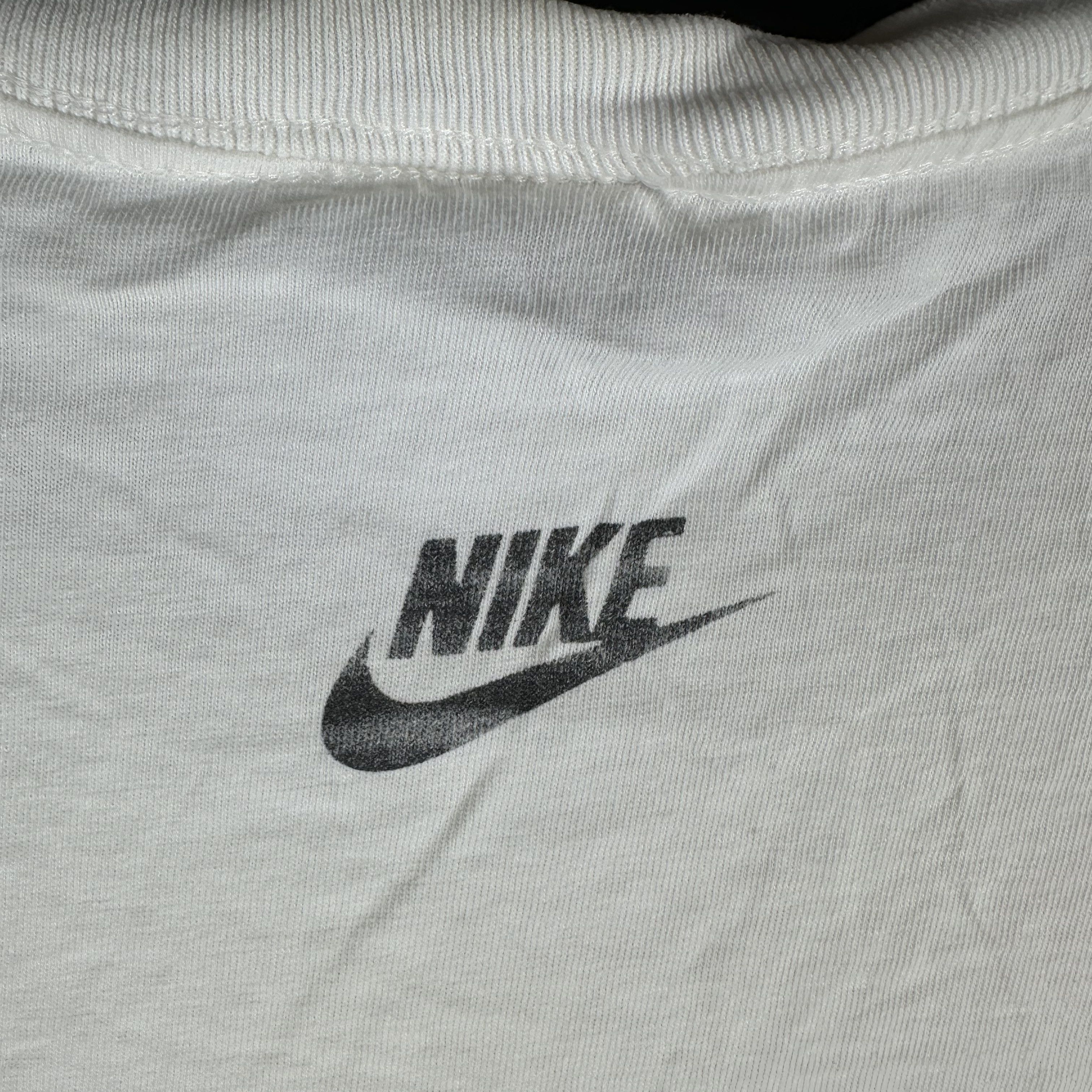 Vintage Vintage Nike 90s Michael Jordan Air Jordan Graphic T-shirt Size US L / EU 52-54 / 3 - 5 Thumbnail