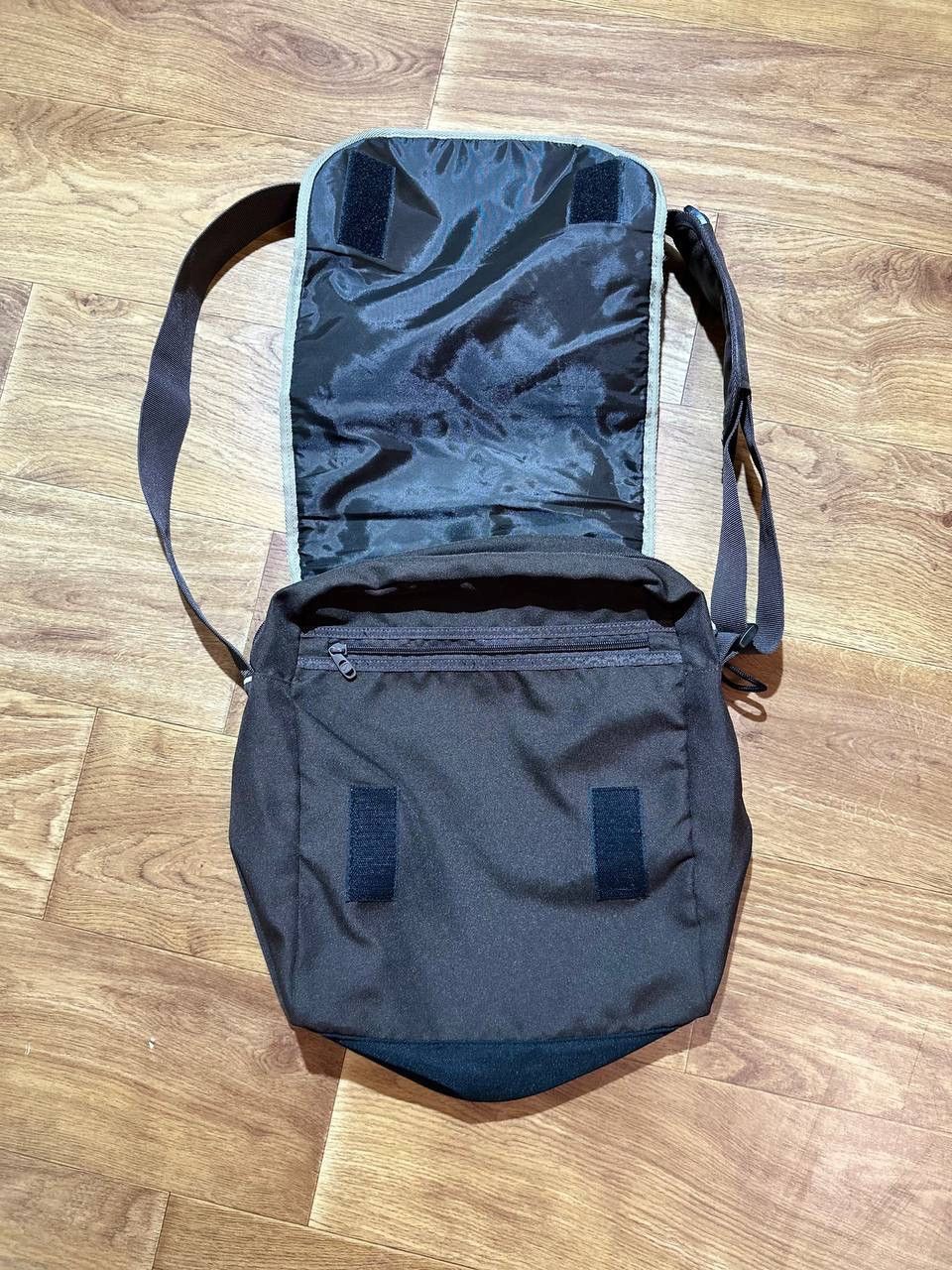 Nike × Vintage Vintage Messenger Nike 90S Shoulder Bag Y2K Style Size ONE SIZE - 3 Thumbnail