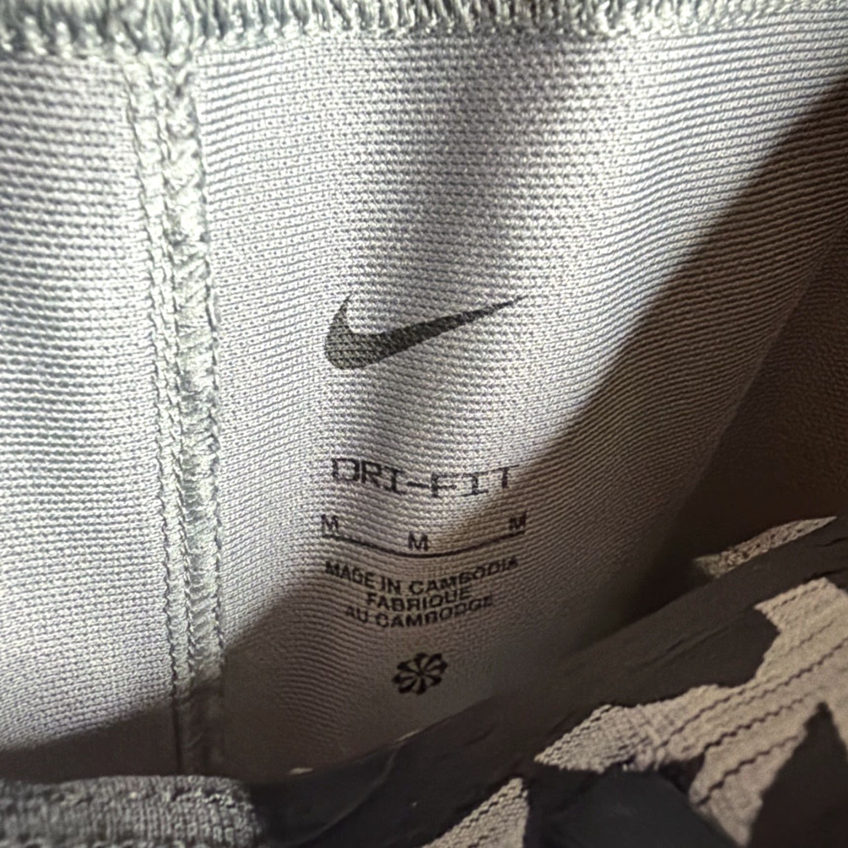 Nike Nike Totality Dri-FIT Shorts Mens M 7” Gray Smoke Grey/Black 100% Polyester Athletic Training Size US 31 - 3 Thumbnail