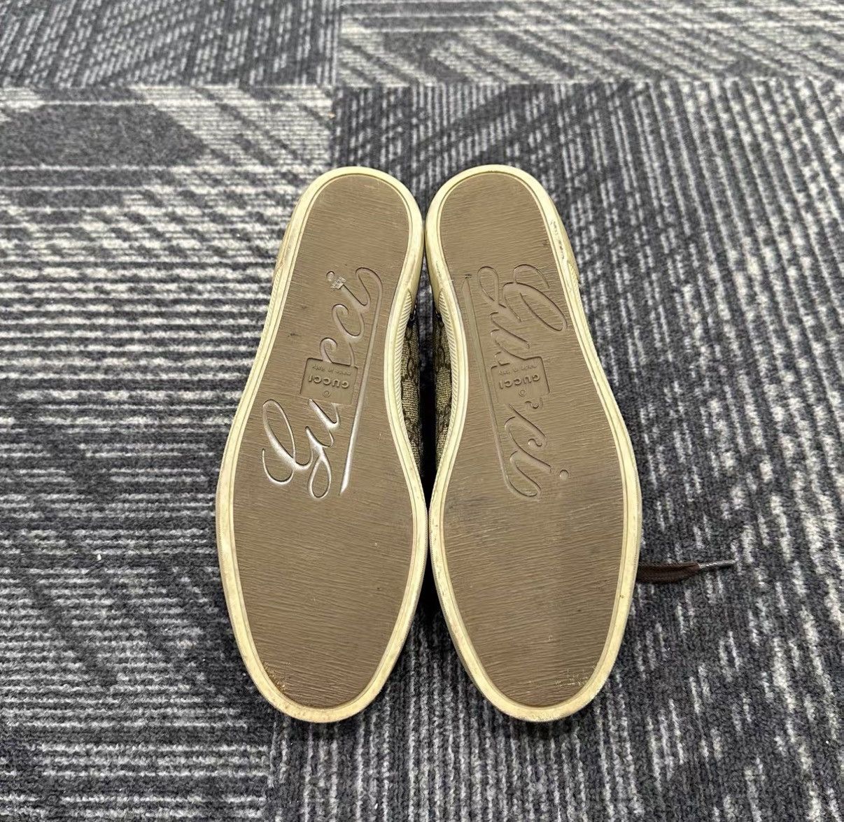 Gucci Gucci Monogram All Over Print Sneakers J42 Size US 4.5 / IT 34.5 - 6 Thumbnail