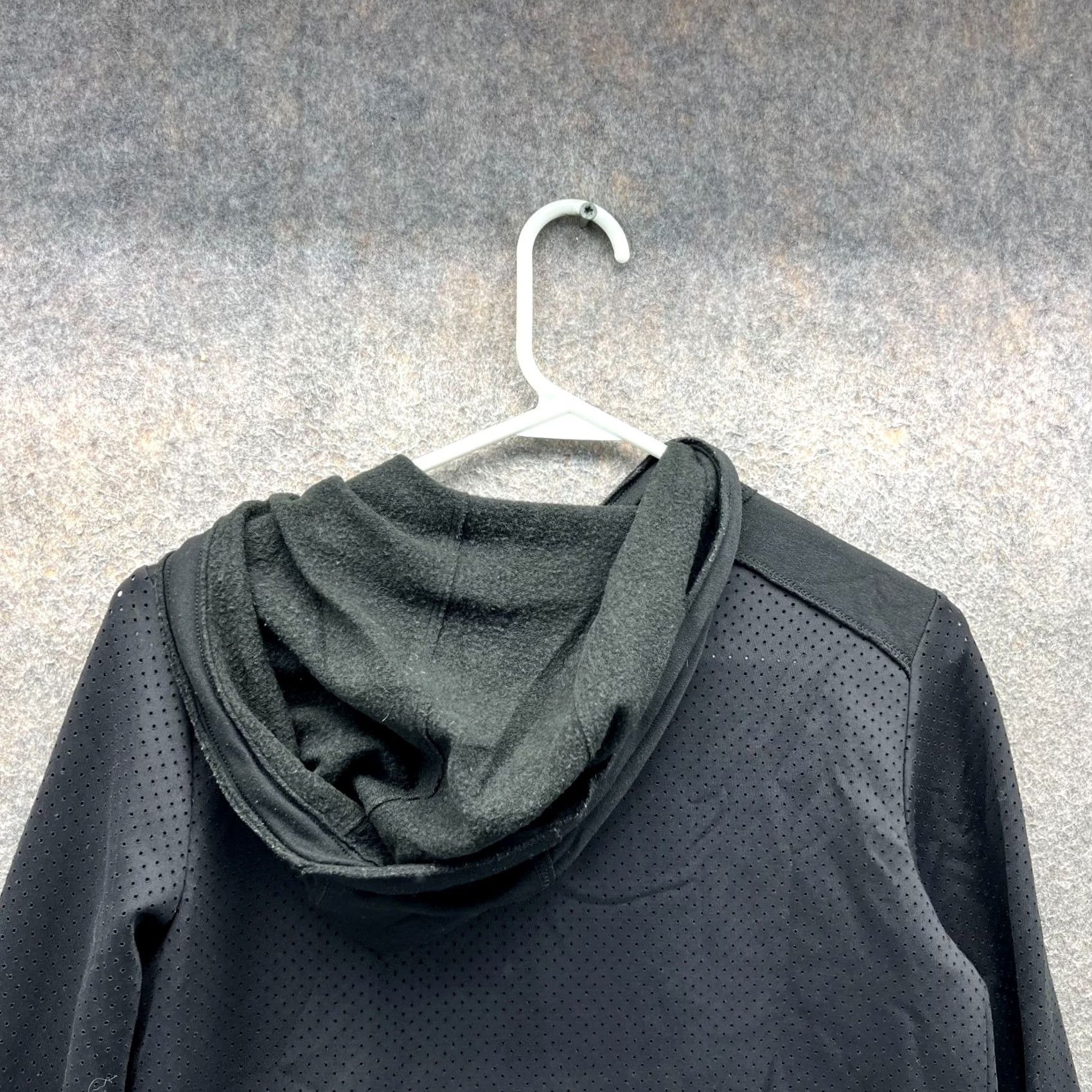 Elie Tahari VINTAGE Elie Tahari Sport Hoodie Womens XS Black Full Zip Perforated Athletic Jacket Size XS / US 0-2 / IT 36-38 - 4 Thumbnail