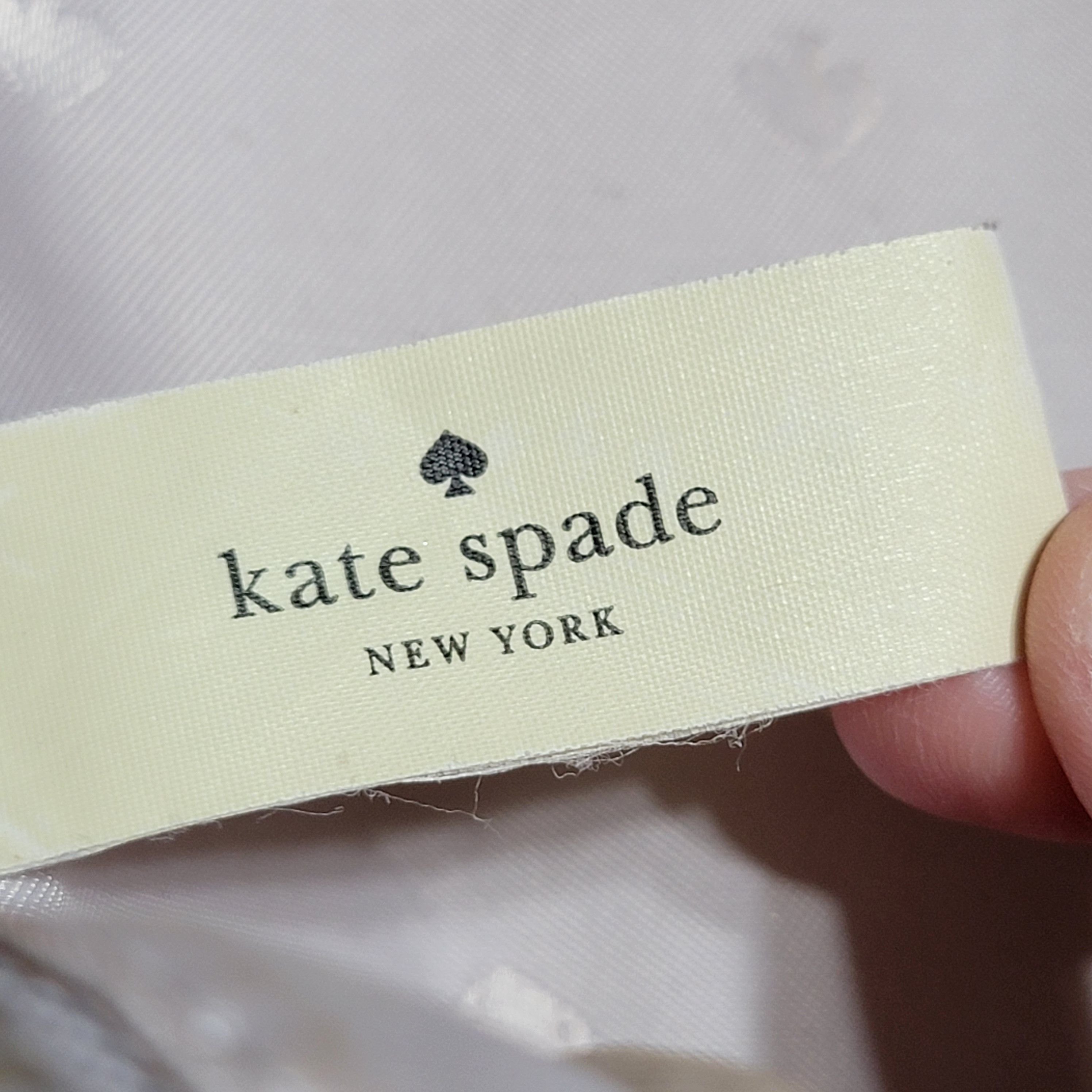 Kate Spade Kate Spade Lt Grey Purse Backpack Style w/ Adjustable Straps Size ONE SIZE - 8 Thumbnail