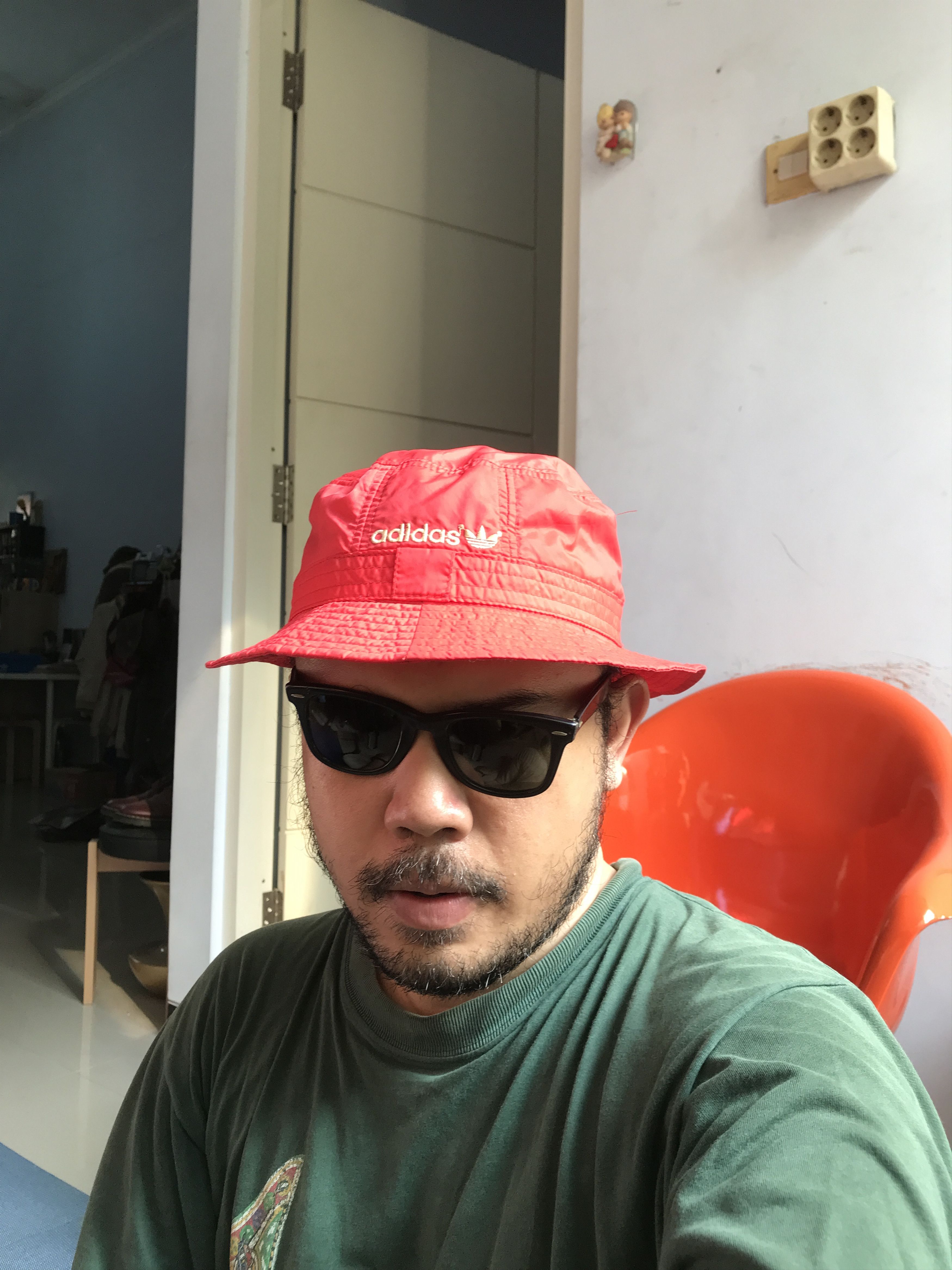 Adidas Vintage adidas Originals Bucket hat In Nylon red material Size ONE SIZE - 6 Thumbnail