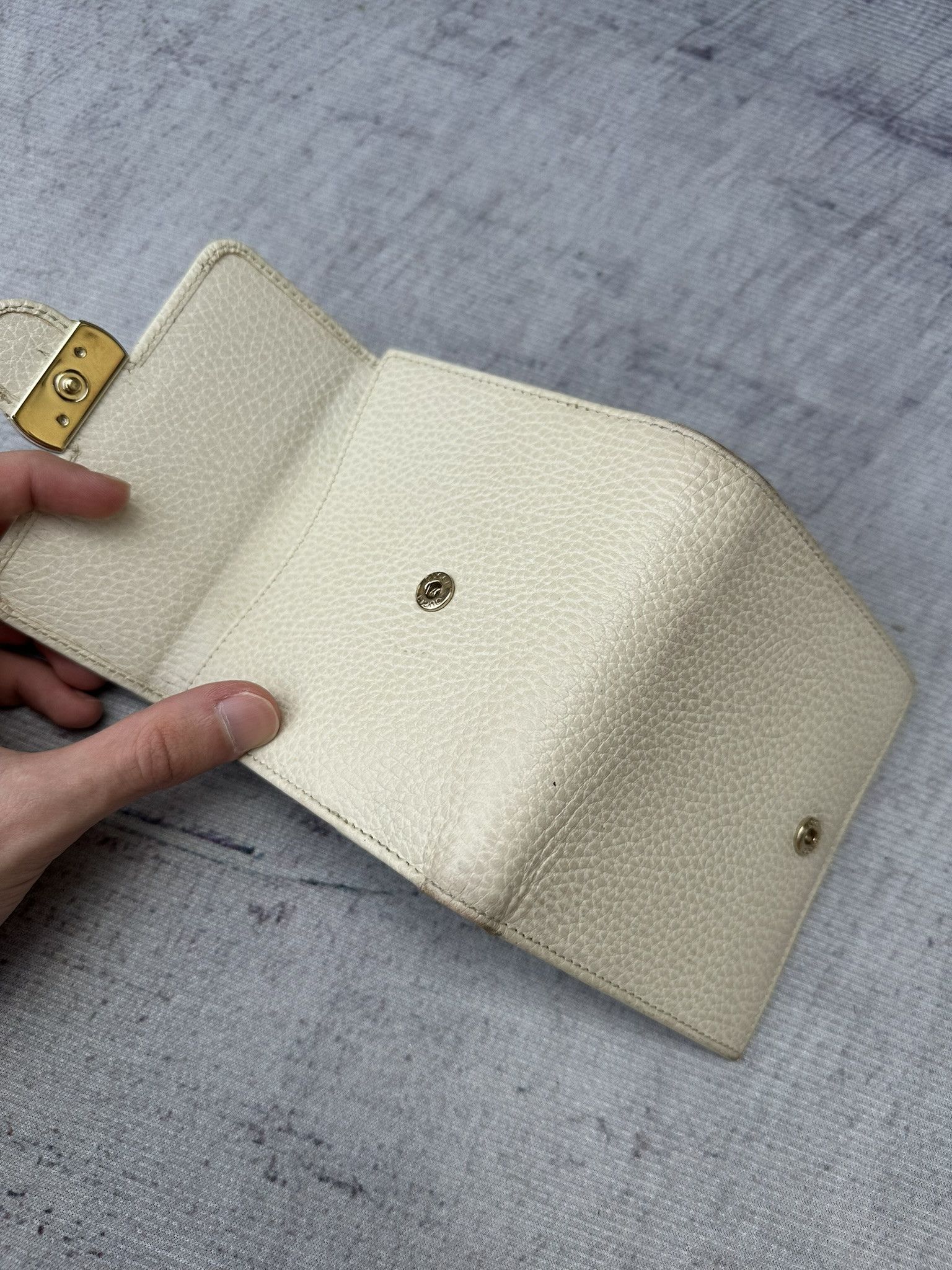 Gucci Gucci Wallet Compact Interlocking G Dollar Logo Ivory Size ONE SIZE - 12 Thumbnail