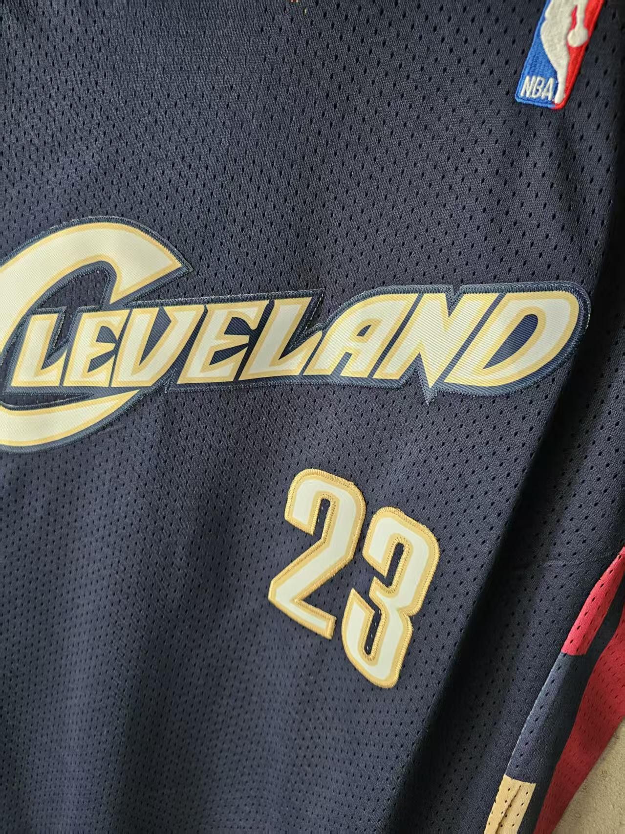NBA Cleveland Cavaliers #23 LeBron James Jersey Size US S / EU 44-46 / 1 - 3 Thumbnail