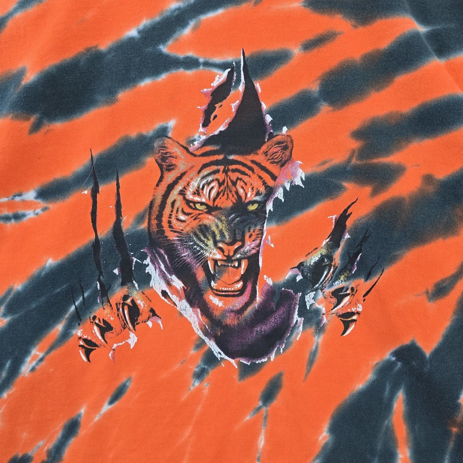 Gildan Vintage Tiger Break Through Shirt Mens XXL Tie Dye Y2K Size US XXL / EU 58 / 5 - 4 Thumbnail