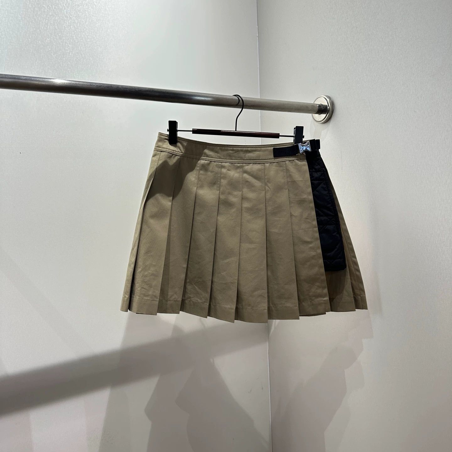 Christian Dior Monsieur Dior logo strap paneled pleated skirt 36 cotton Size XS / US 0-2 / IT 36-38 - 1 Thumbnail