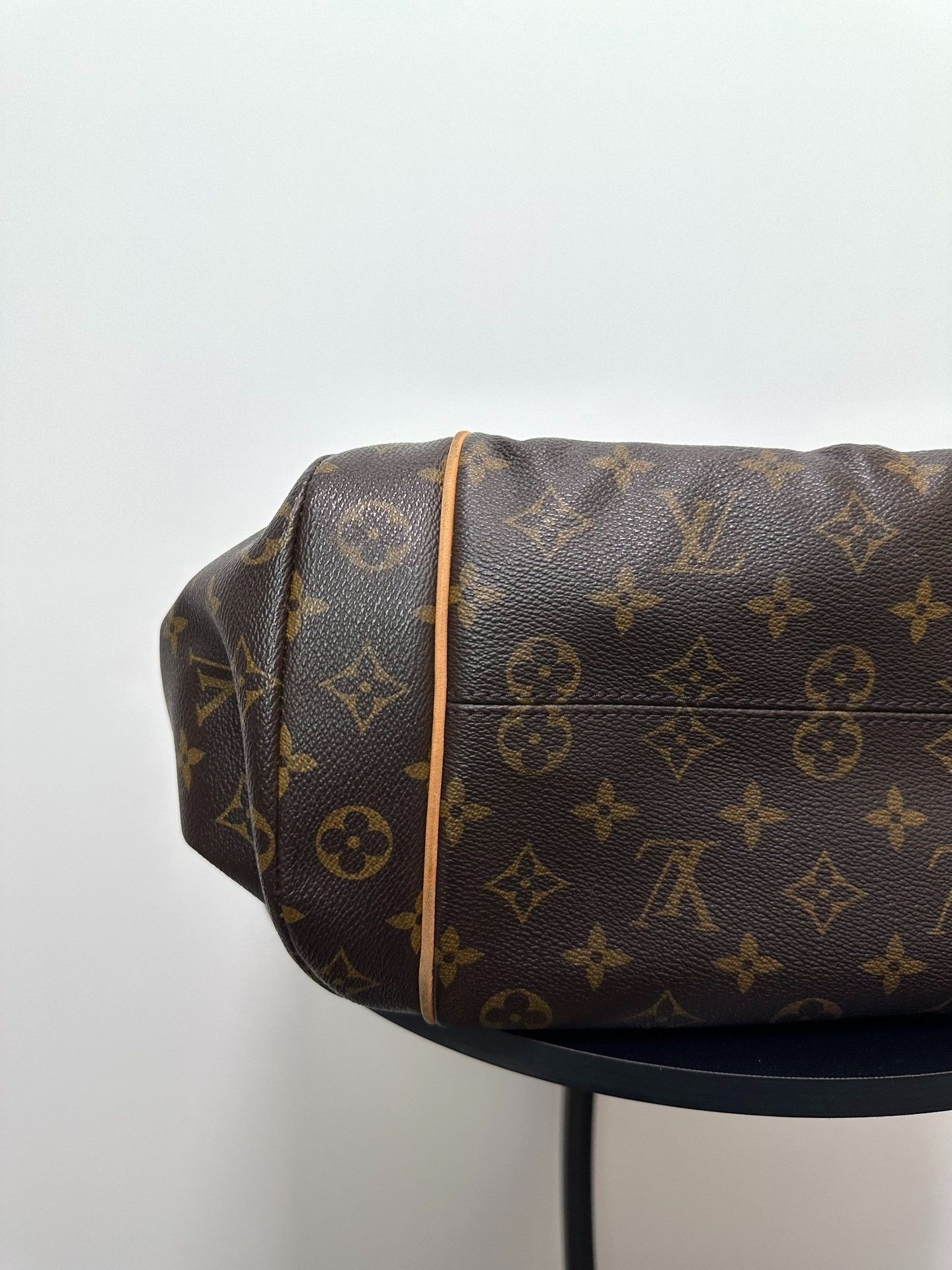 Louis Vuitton Louis Vuitton Monogram Totally Tote Size US S / EU 44-46 / 1 - 7 Thumbnail