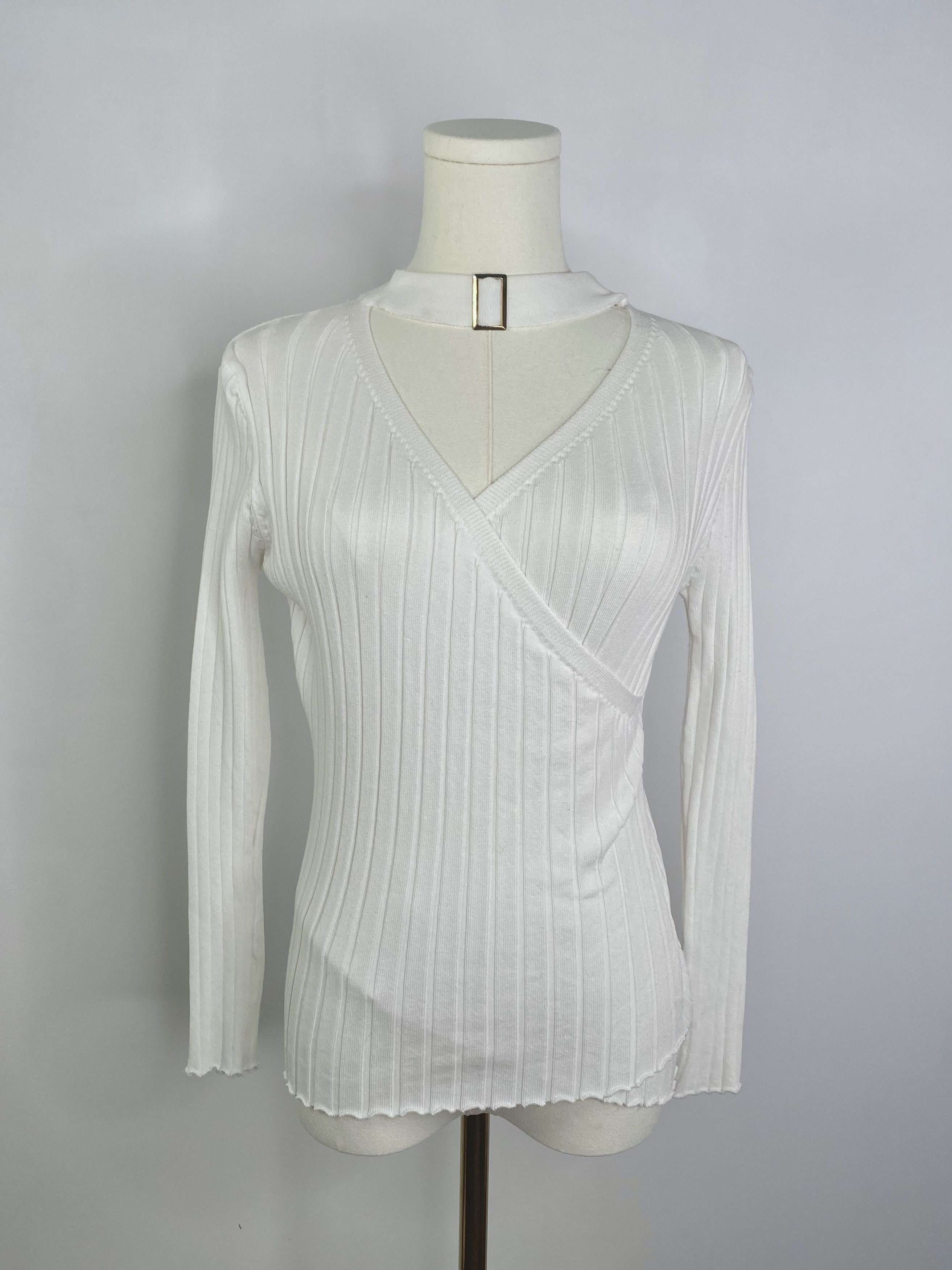 Vintage White Cut-Out Buckle V-Neck Sweater Size M / US 6-8 / IT 42-44 - 1 Thumbnail