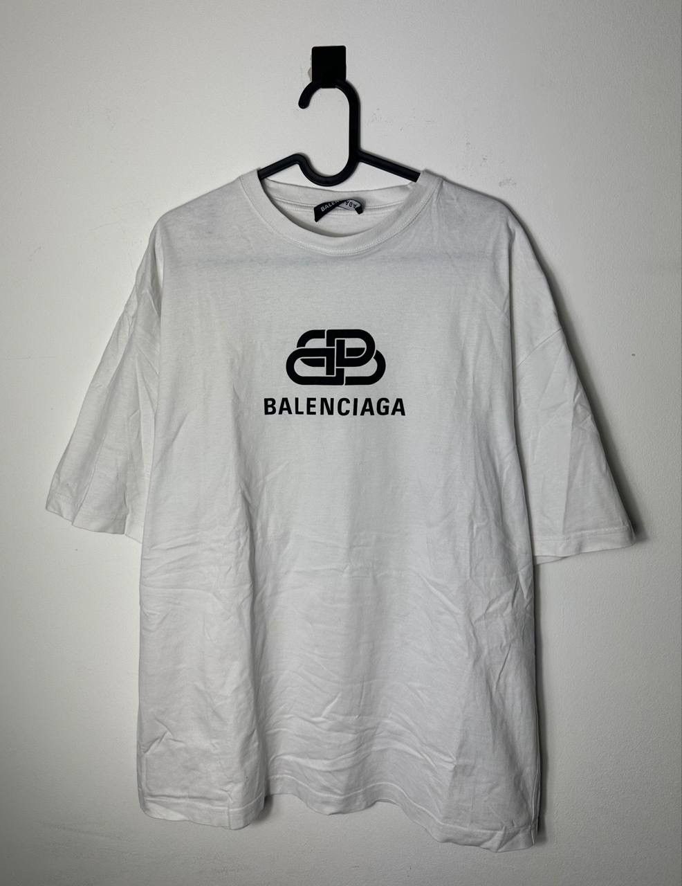 Balenciaga balenciaga bb tee Size US S / EU 44-46 / 1 - 1 Thumbnail