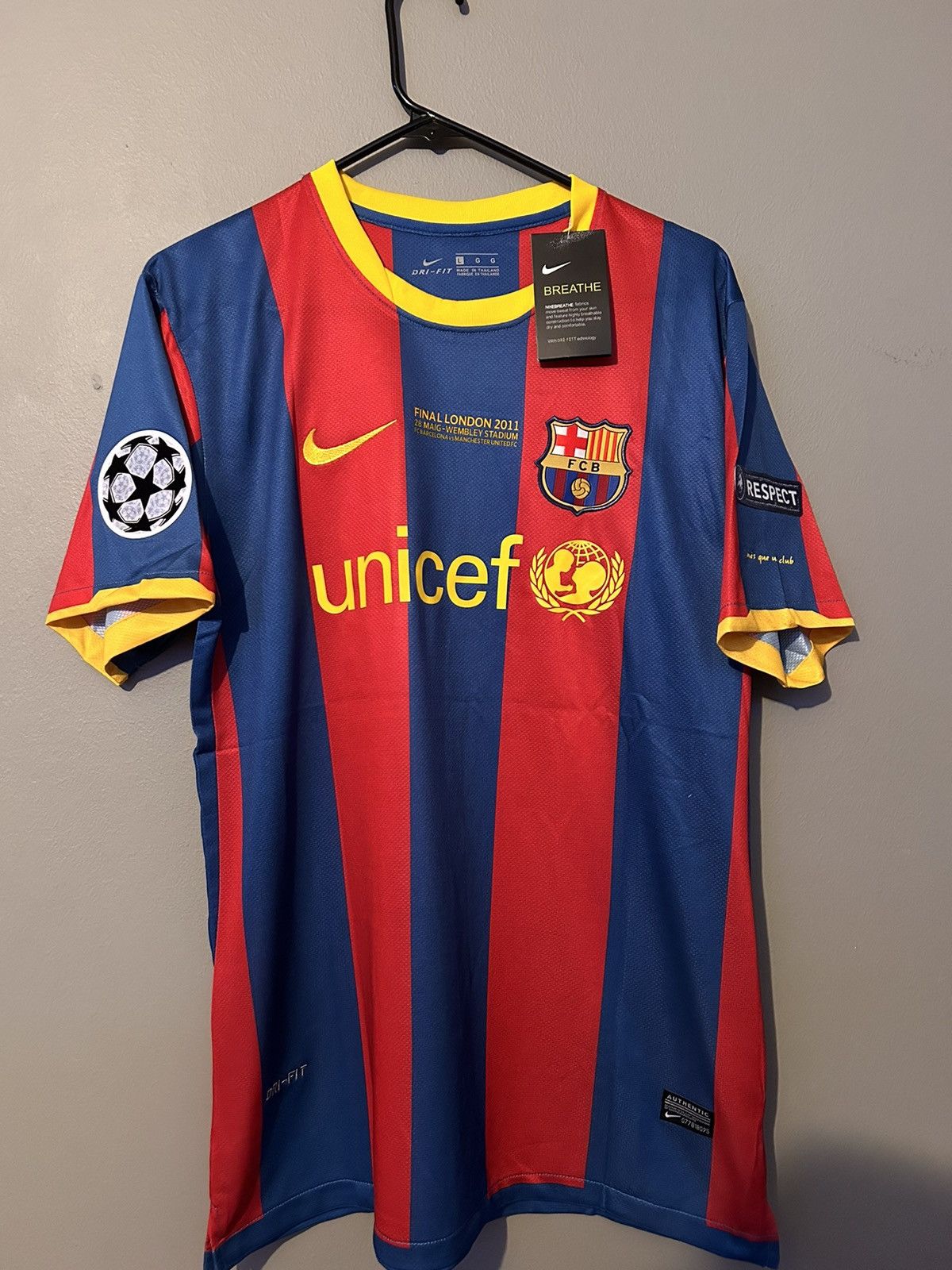 Vintage Messi Barca 11/12 home Jersey-Size L / XL Size US L / EU 52-54 / 3 - 1 Thumbnail