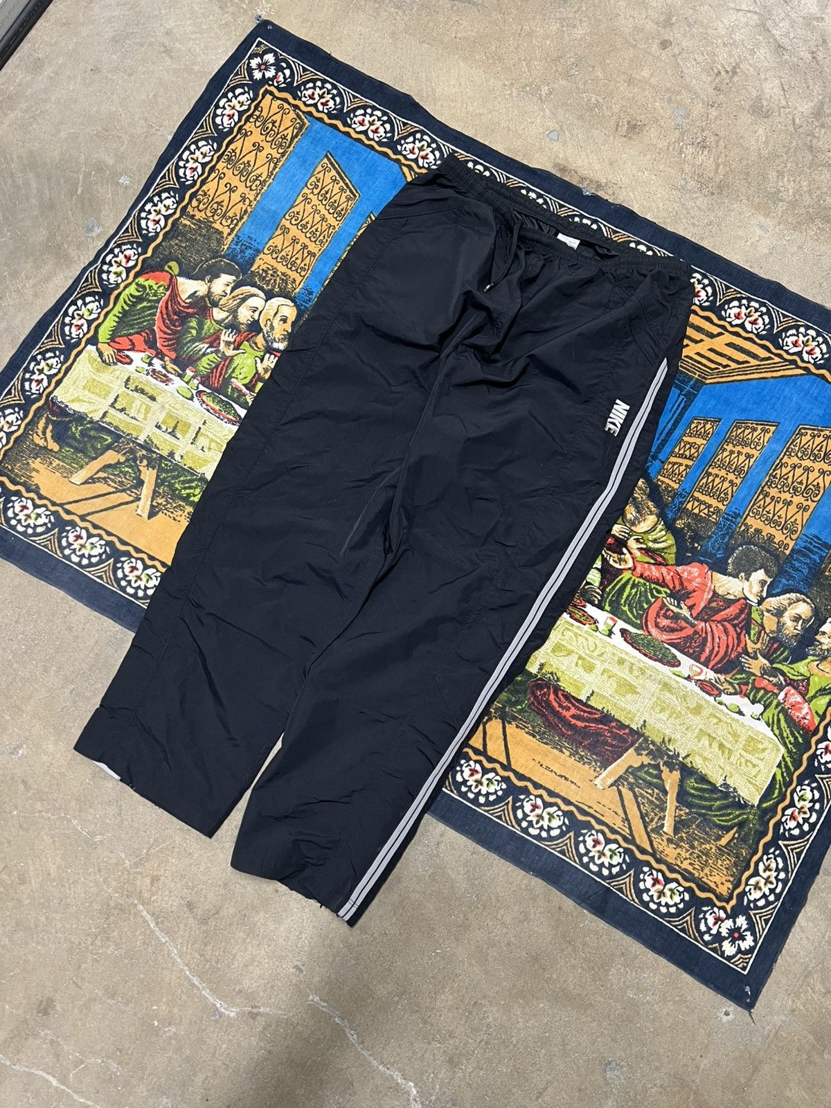 Nike Black Nike track pants size L side stripes baggy skater y2k Size US 34 / EU 50 - 4 Thumbnail