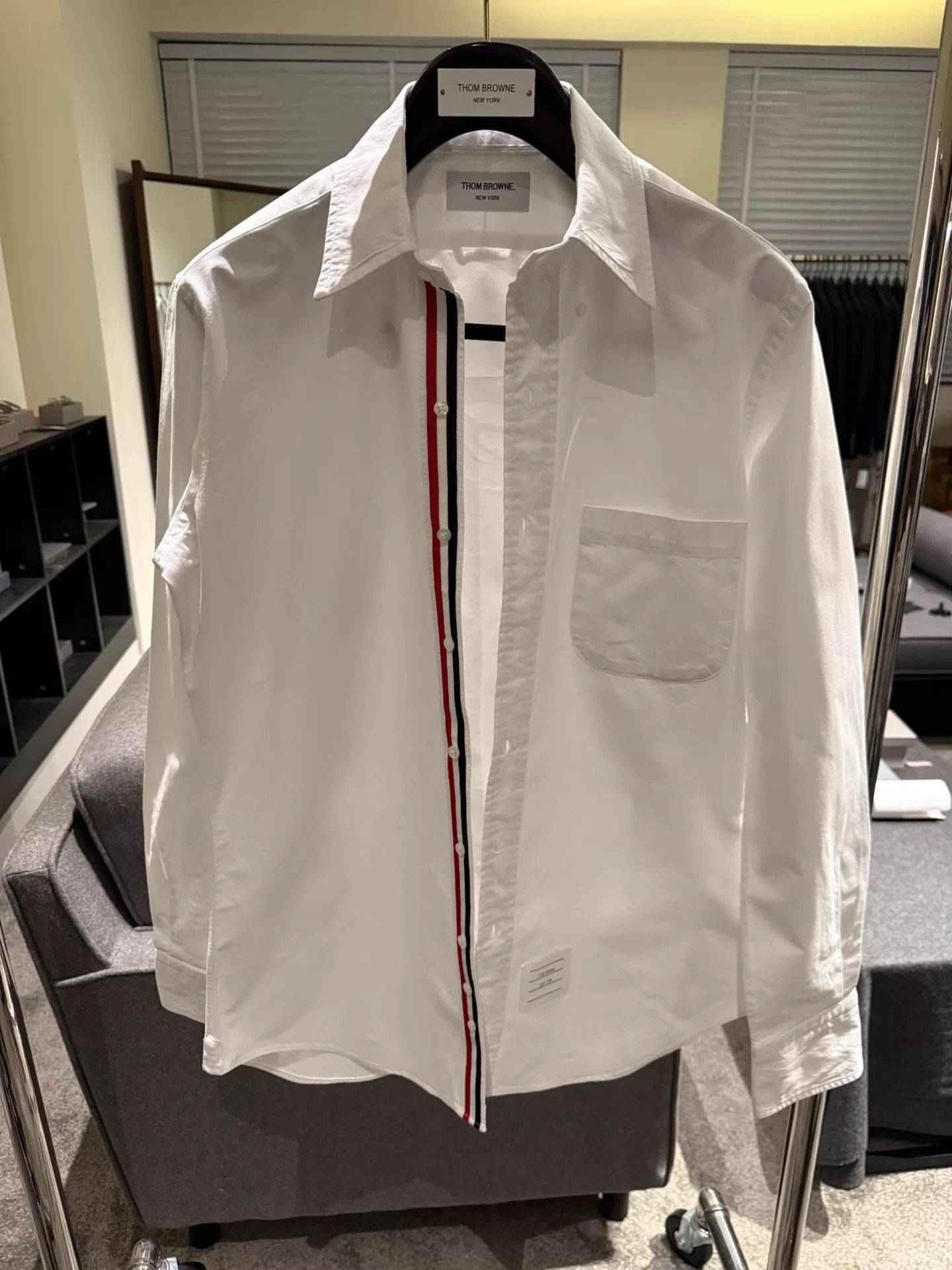 Thom Browne TB Classic Tricolor Placket Oxford Oversize Shirt White Size US M / EU 48-50 / 2 - 1 Thumbnail