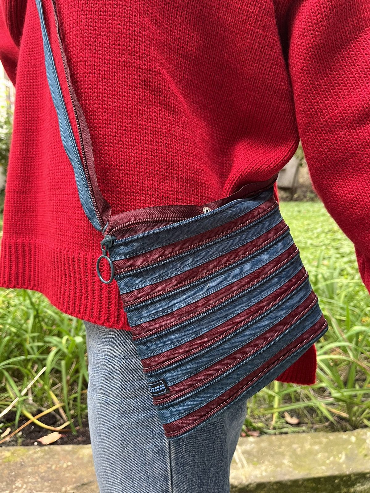 Vintage Zip It Crossbody Bag - Unique Zipper Design Size ONE SIZE - 3 Thumbnail