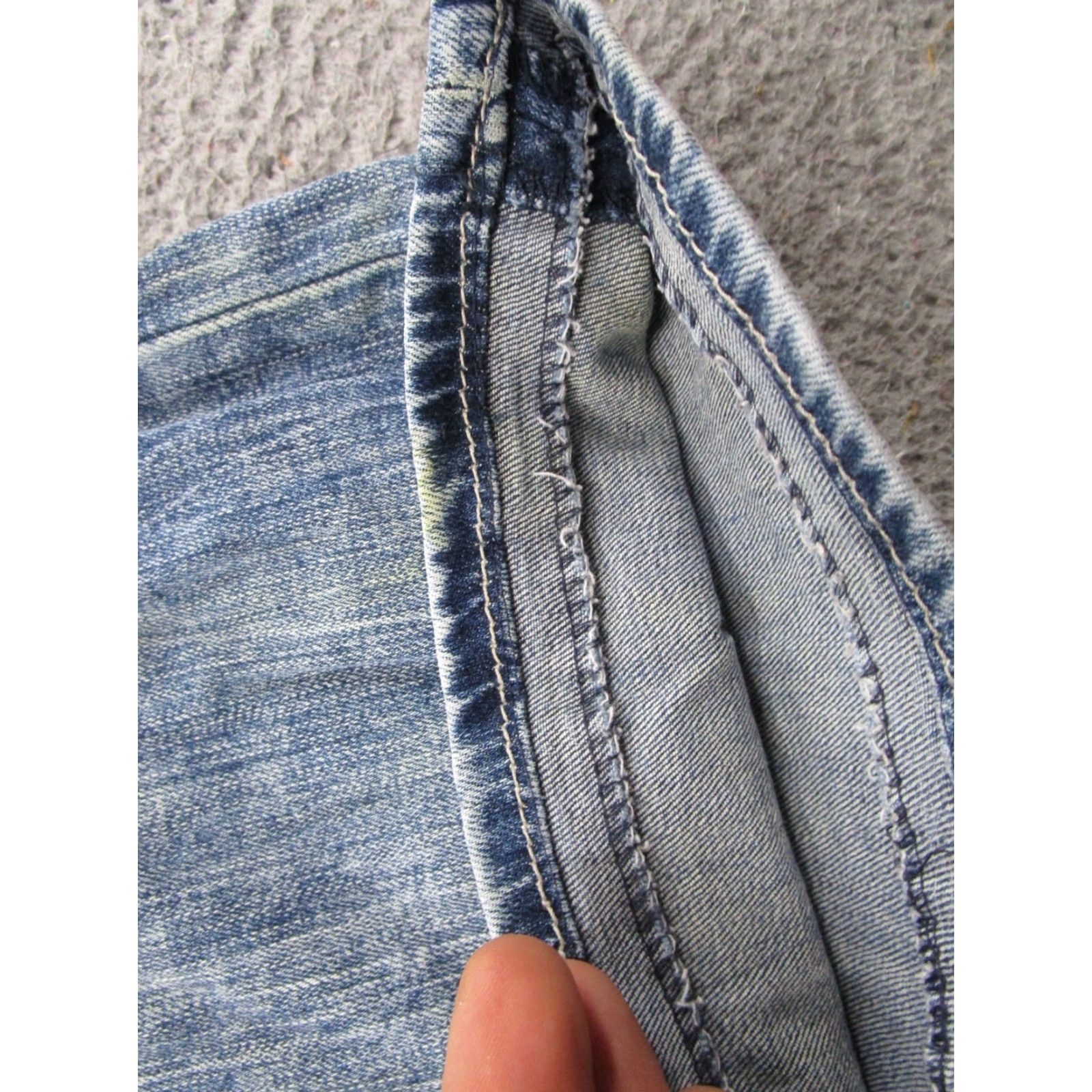 Vintage Salvage Jeans Buckle Blue Distressed Denim Straight Leg 32x27 Read Hemmed Men 5-Pocket Design Size 32 Regular Inseam 27 Vintage No Size US 32 / EU 48 - 4 Thumbnail