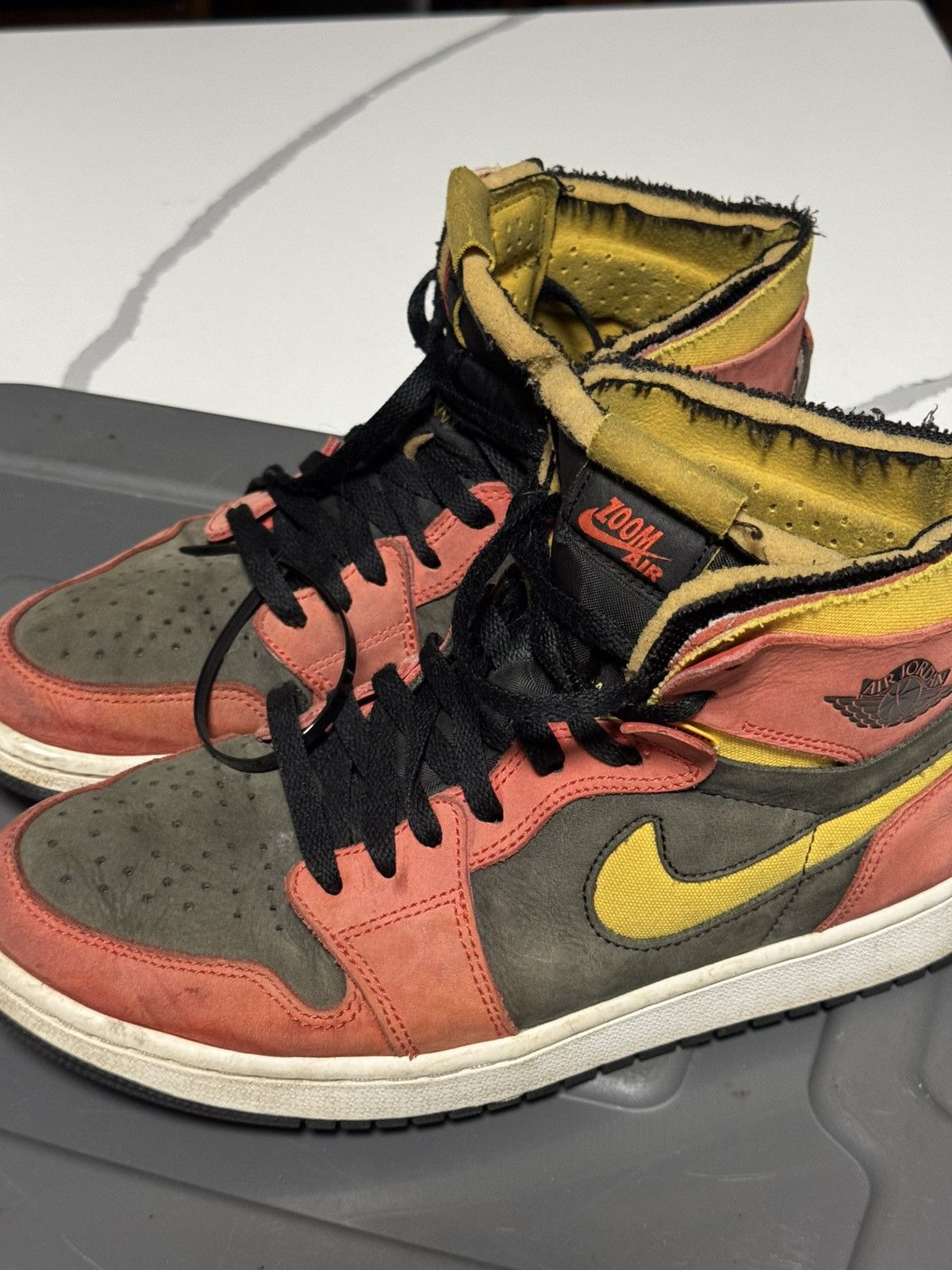 Jordan Brand Jordan 1 High Zoom CMFT Chile Red Size US 9.5 / EU 42-43 - 1 Thumbnail