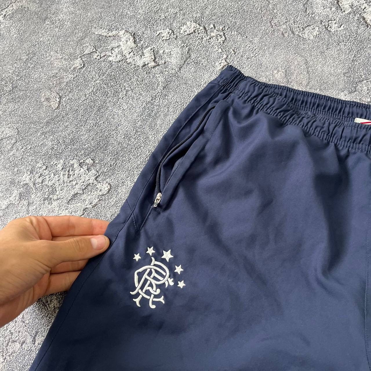 Umbro Vintage Glasgow Rangers 2018/2019 top training football Size US 34 / EU 50 - 8 Thumbnail
