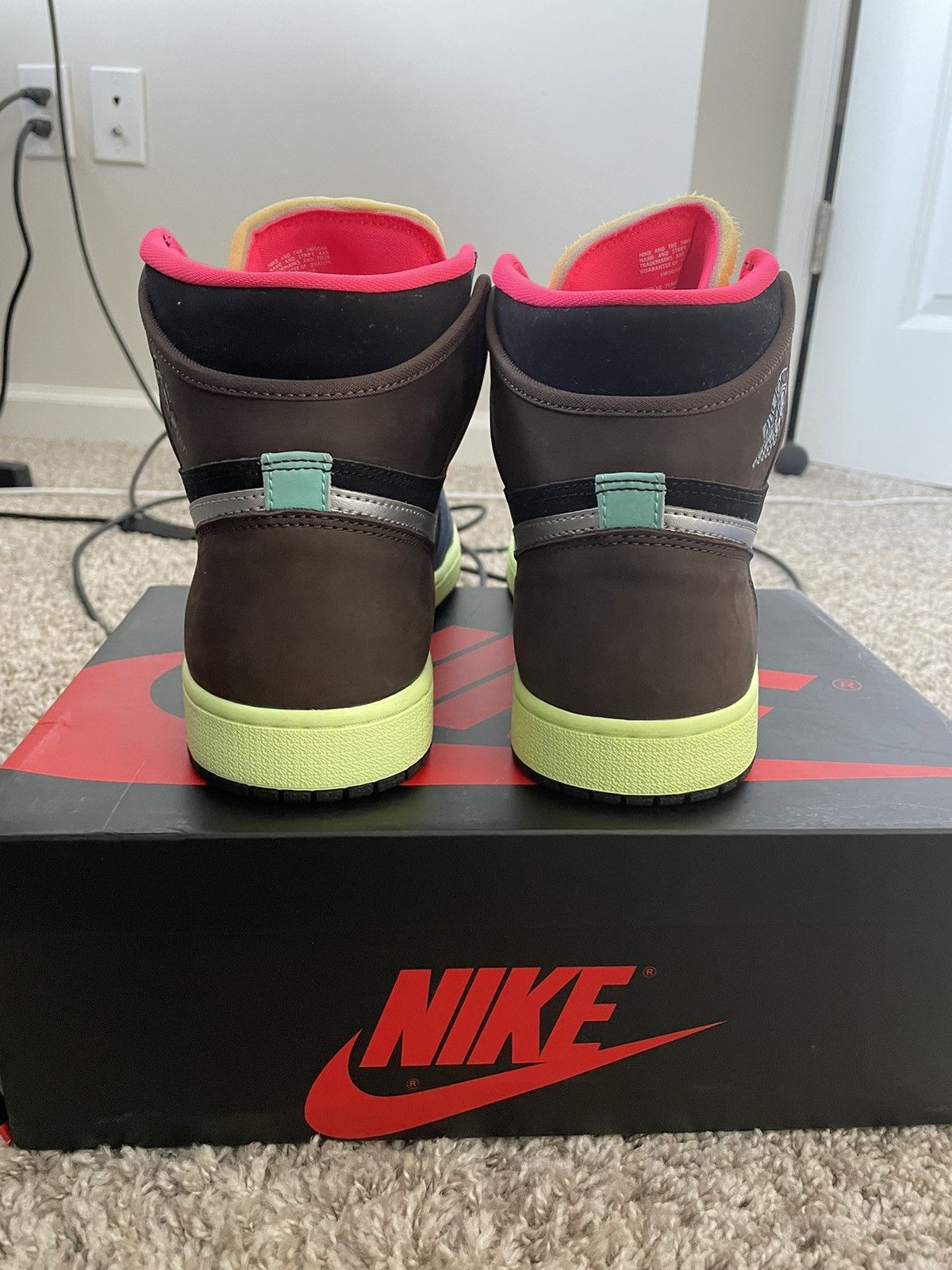 Jordan Brand × Nike Air Jordan 1 OG Tokyo Biohack Size US 9.5 / EU 42-43 - 3 Thumbnail