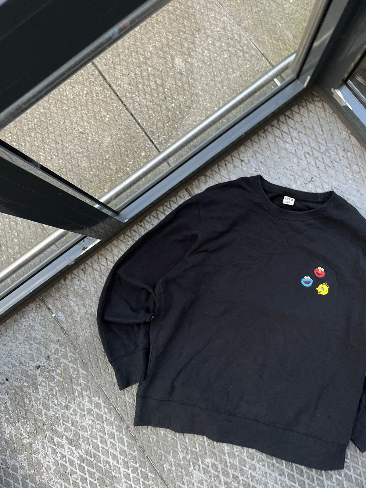 Kaws × Uniqlo Uniqlo x Kaws sweatshirt vintage Size US L / EU 52-54 / 3 - 2 Thumbnail