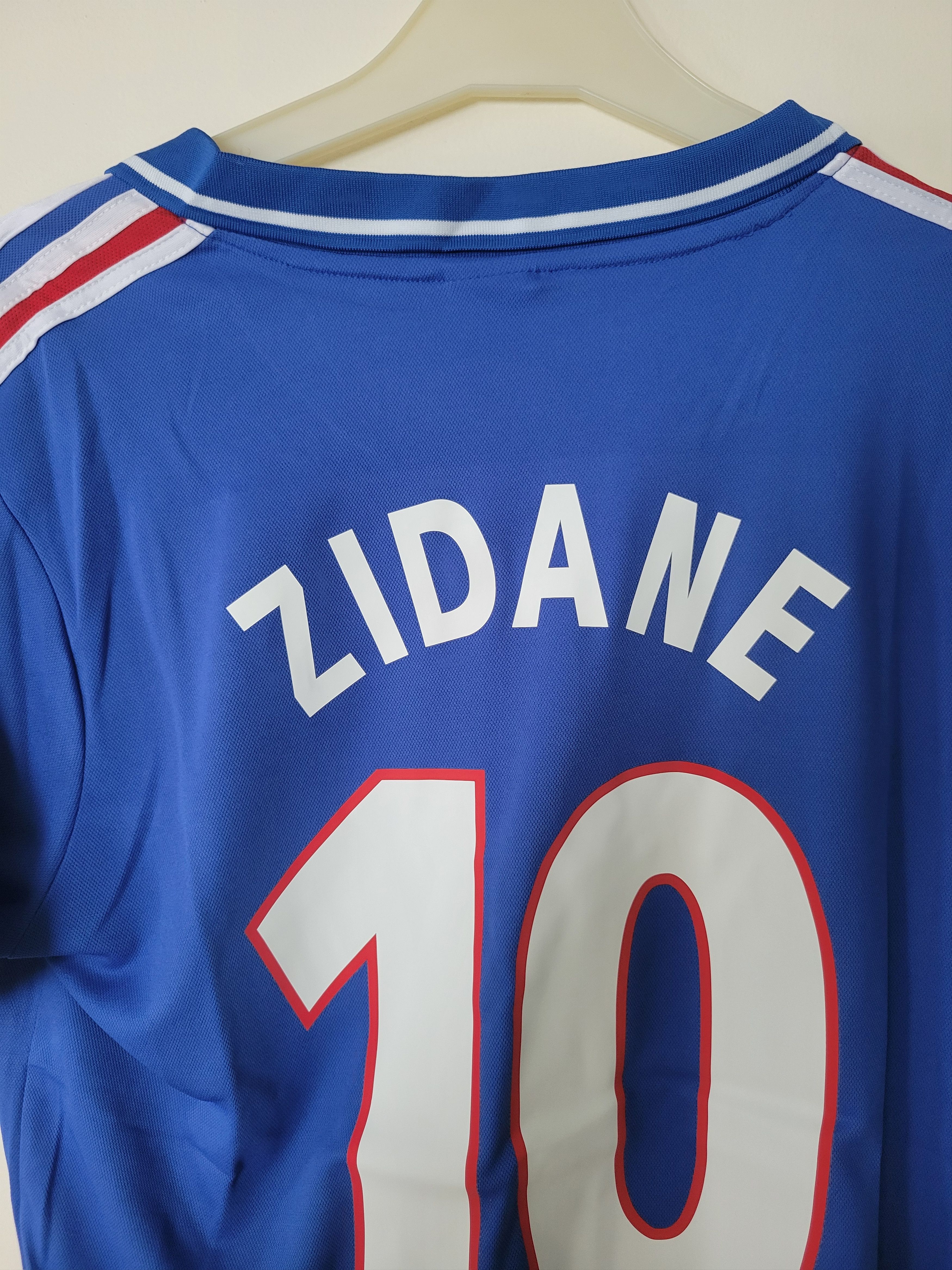Other French 2000 Zidane 10 Vintage Retro Football Jersey Shirt Size US L / EU 52-54 / 3 - 2 Thumbnail