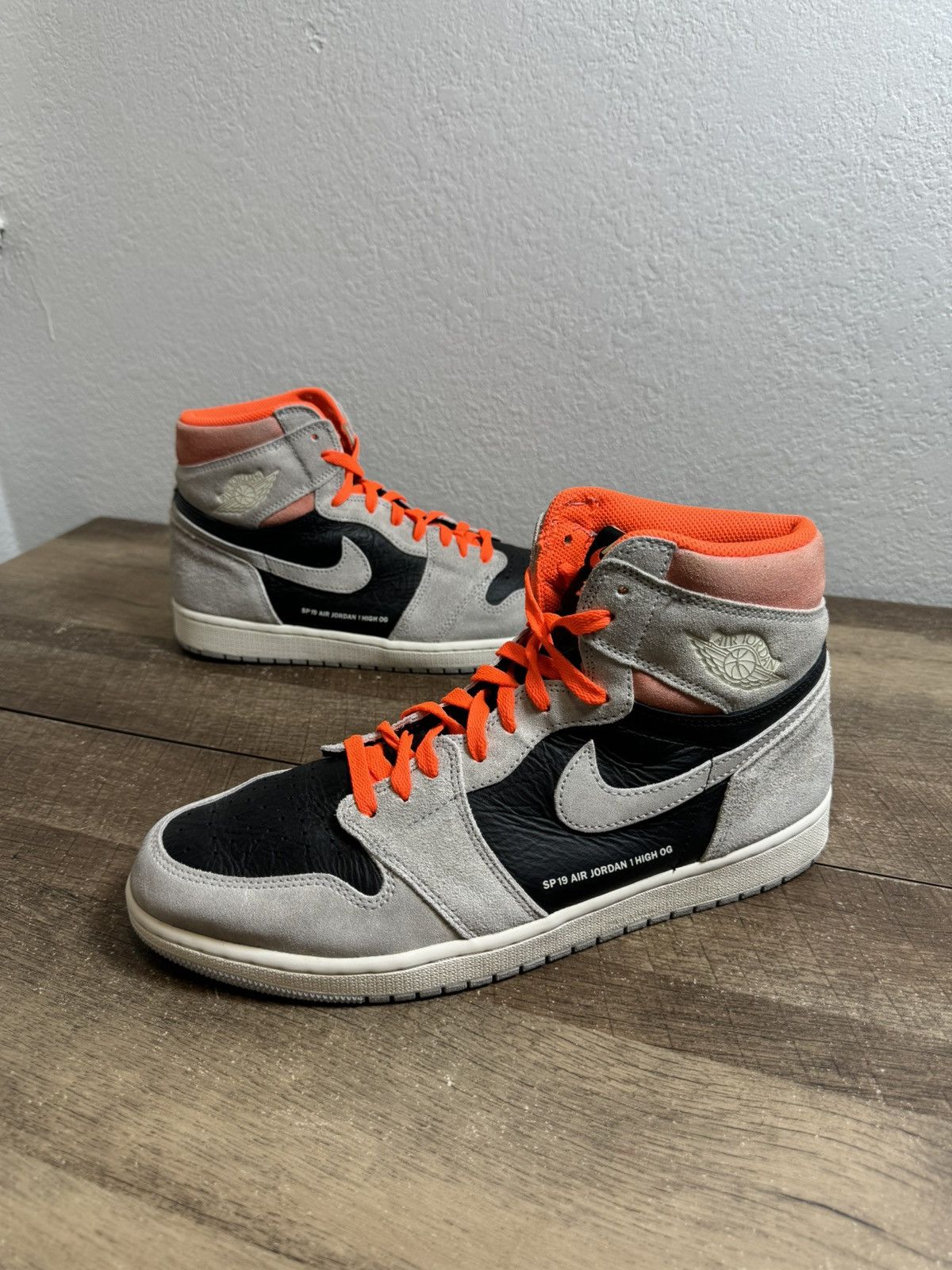 Jordan Brand Nike Air Jordan 1 Retro High OG Neutral Grey Men's Size 12.5 Size US 12.5 / EU 45-46 - 2 Thumbnail