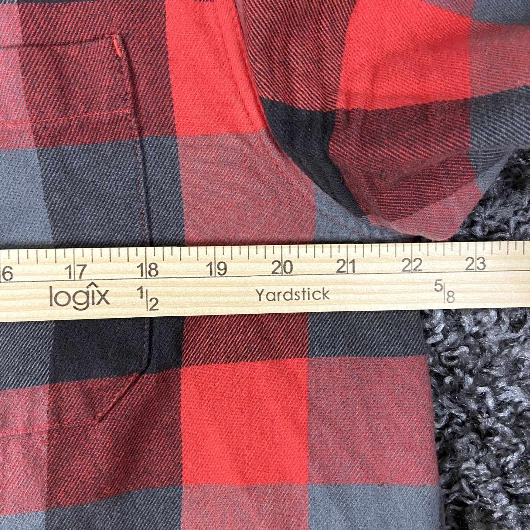 Vintage MAGELLAN Outdoor Red Plaid Flannel Button-Up Shirt Men’s L Loose Fit Size US L / EU 52-54 / 3 - 7 Thumbnail