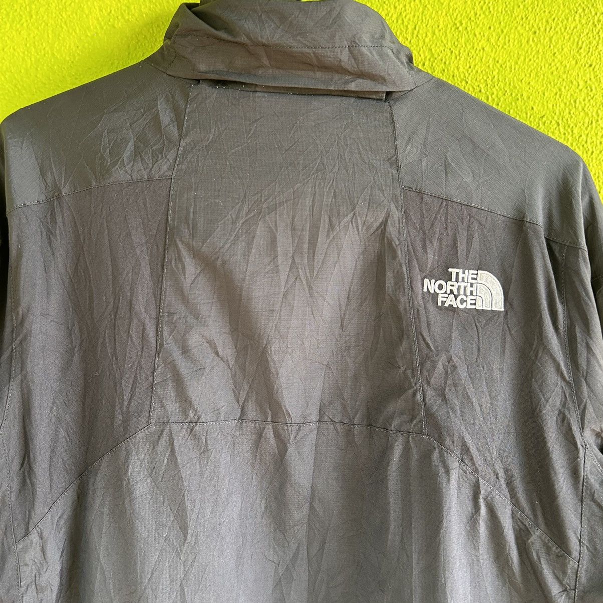 The North Face Vintage The North Face Hyvent Distressed Jacket Size US M / EU 48-50 / 2 - 24 Thumbnail