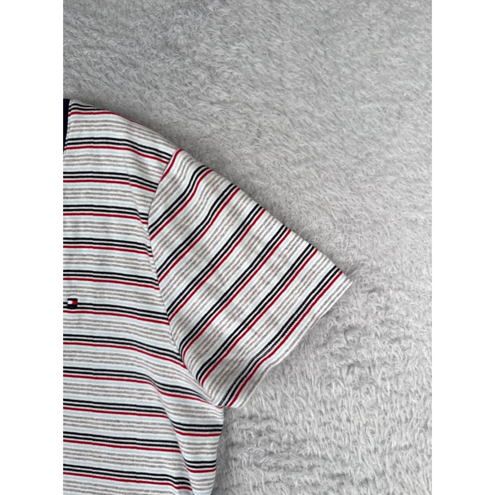 Tommy Hilfiger VINTAGE Tommy Hilfiger Shirt Womens Large Gray Red Stripe V-Neck Short Sleeve Cotton Size L / US 10 / IT 46 - 2 Thumbnail