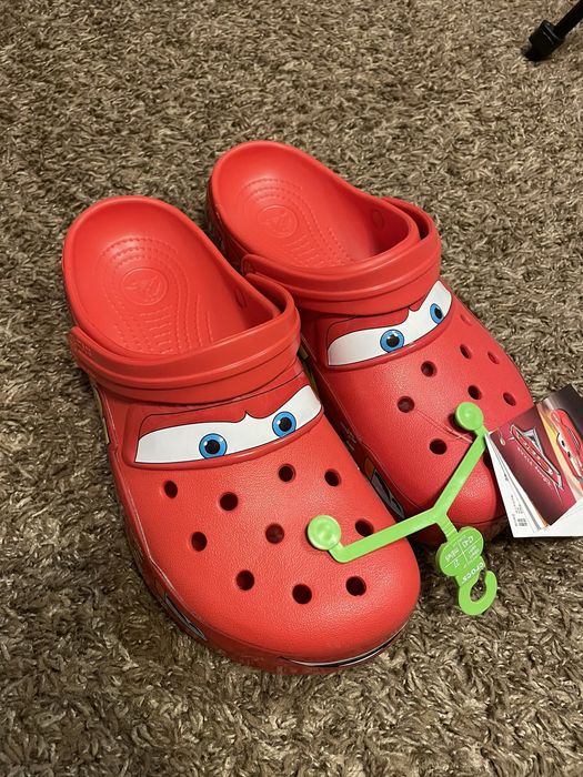 Lightning mcqueen crocs online size 9