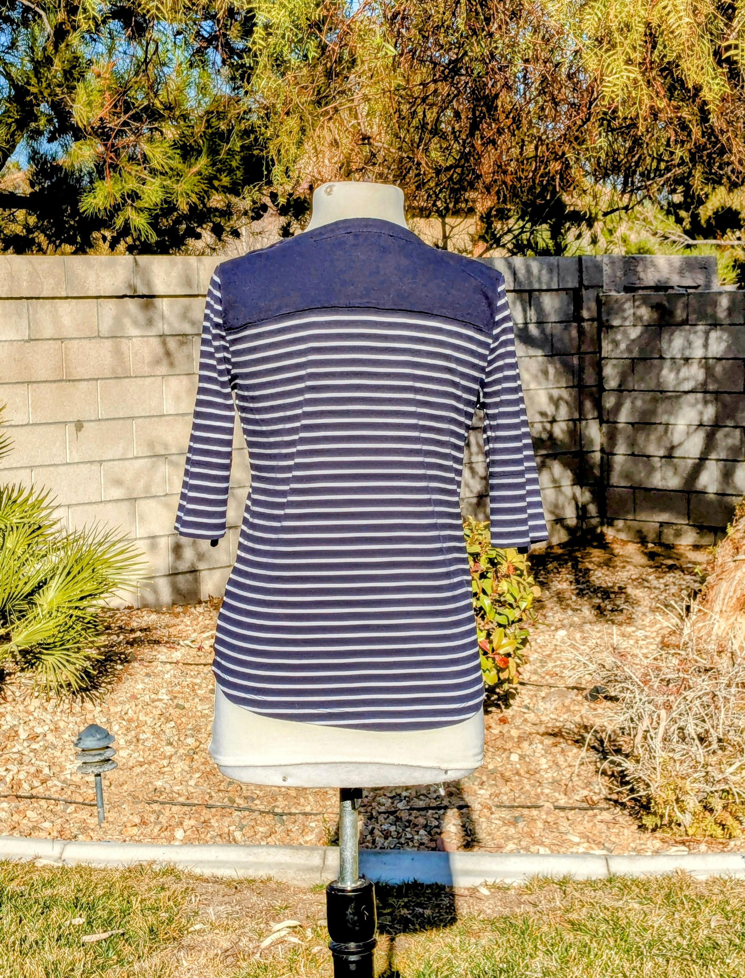 Jones New York JONES NEW YORK Navy Stripe Nautical 3/4 Sleeve Pull Over Top Size L / US 10 / IT 46 - 2 Thumbnail