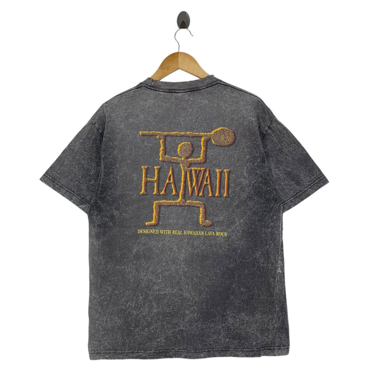 Vintage Vintage 90s HAWAII Real Hawaiian Lava Rock Red Dirt Tshirt Size US M / EU 48-50 / 2 - 1 Thumbnail