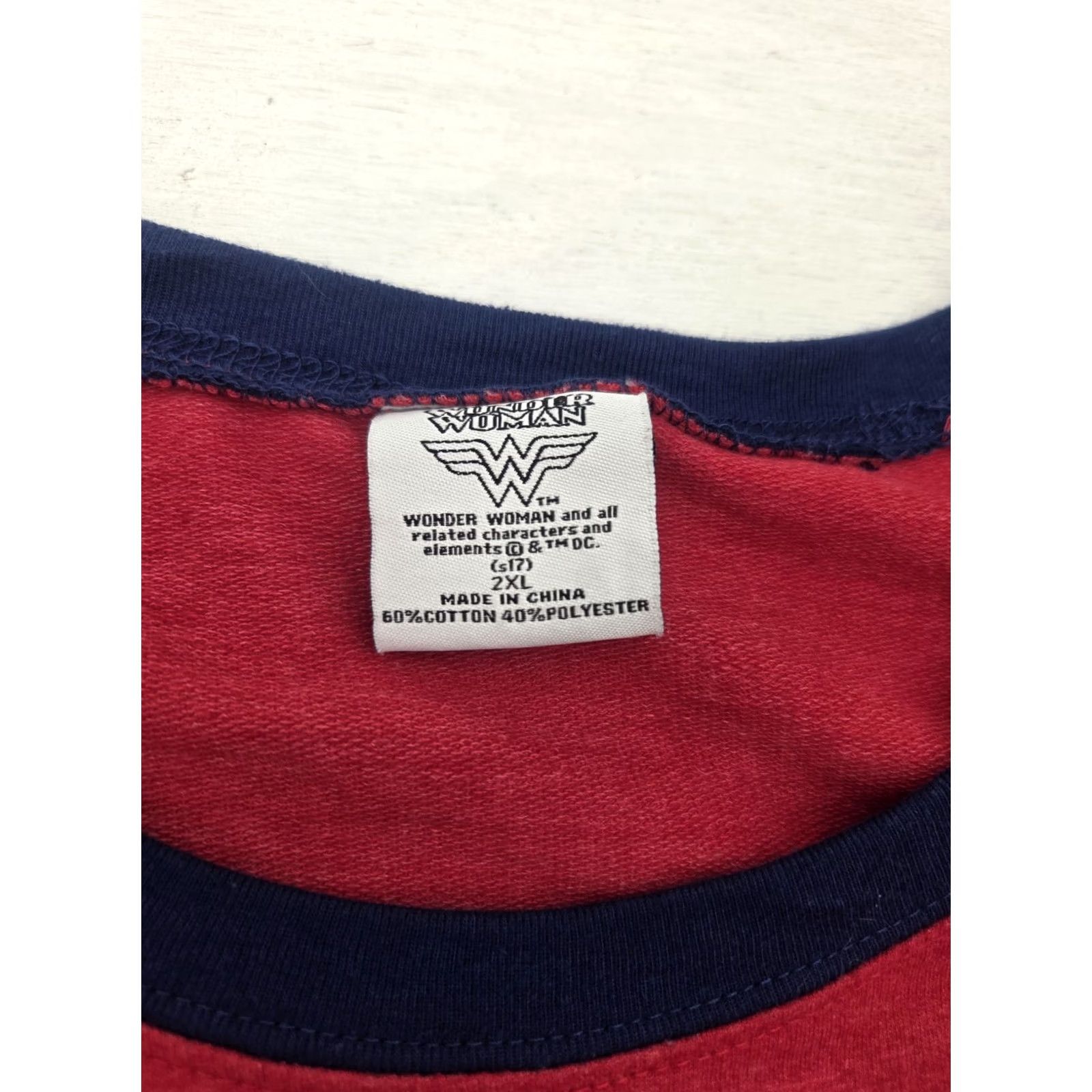 DC Comics DC Comics Wonder Woman Shirt Long Sleeve Womens 2XL Red Solid Logo Pullover Casual Regular Size Type T-Shirt Size XXL / US 16-18 / IT 52-54 - 3 Thumbnail