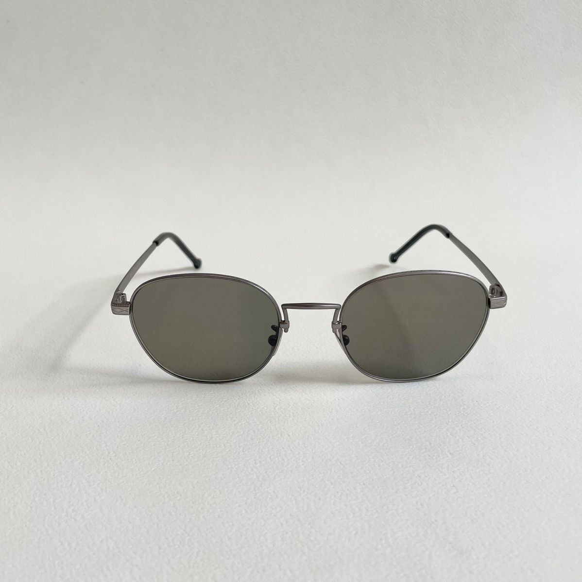 Cutler and Gross Gunmetal Silver Round Lens Sunglasses Size ONE SIZE - 18 Thumbnail