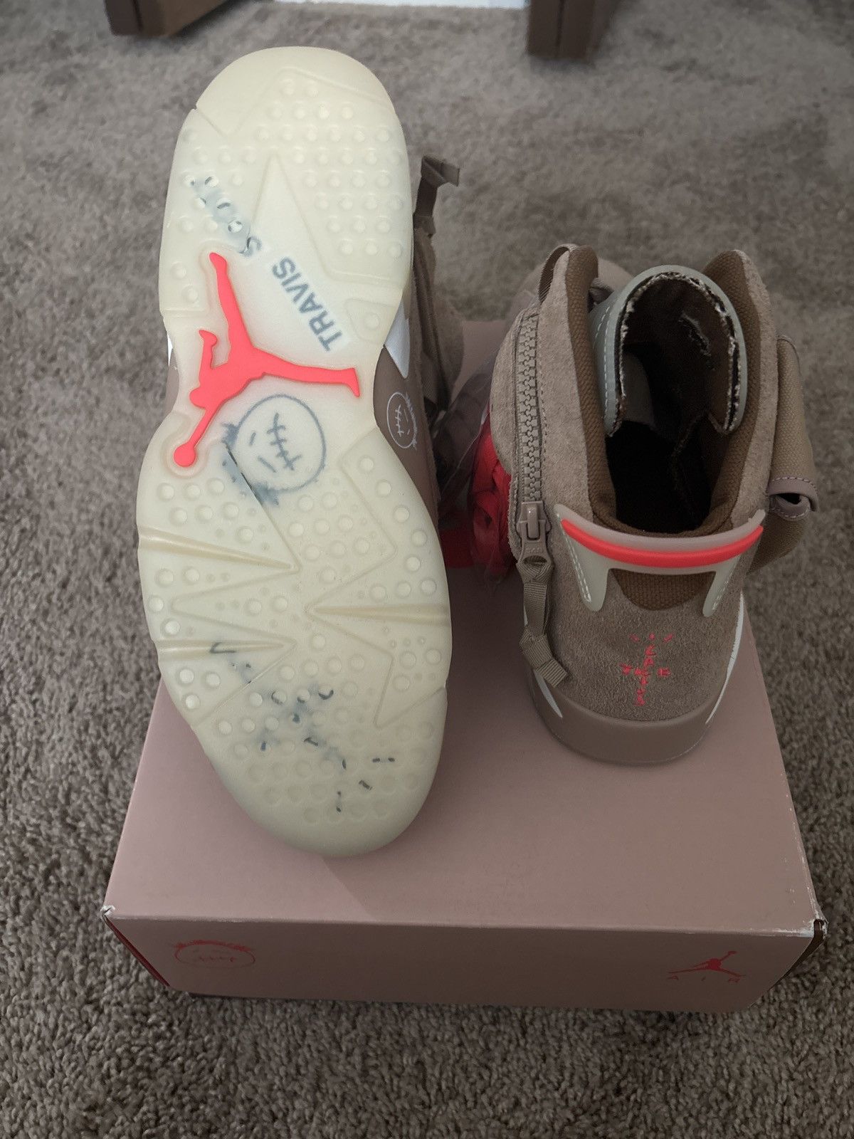 Jordan Brand × Travis Scott Travis Scott British khaki Size US 10.5 / EU 43-44 - 3 Thumbnail