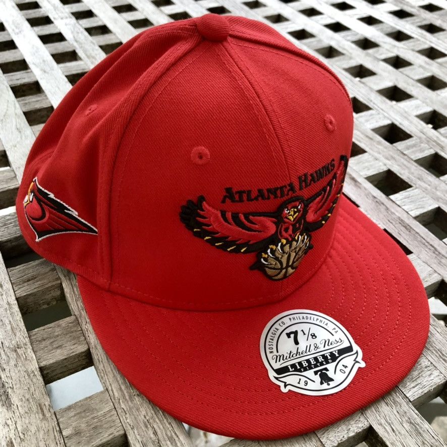 Mitchell & Ness Atlanta Hawks 90s Retro Logo Patch NBA HWC Fitted Hat 7 1/8 Size ONE SIZE - 1 Thumbnail